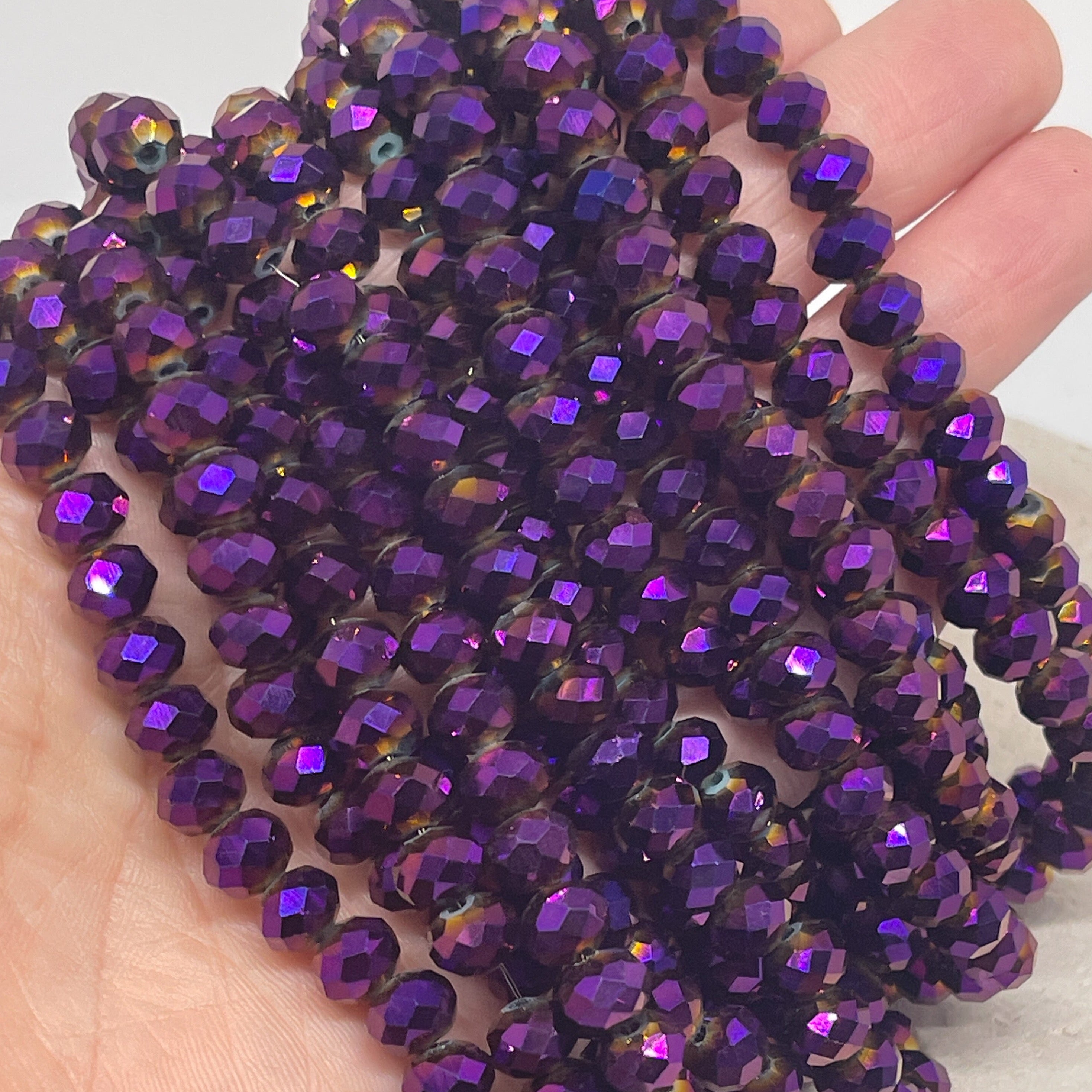 Kristallperlen 8mm Glasschliffperlen 66 St.- Lila Metallic