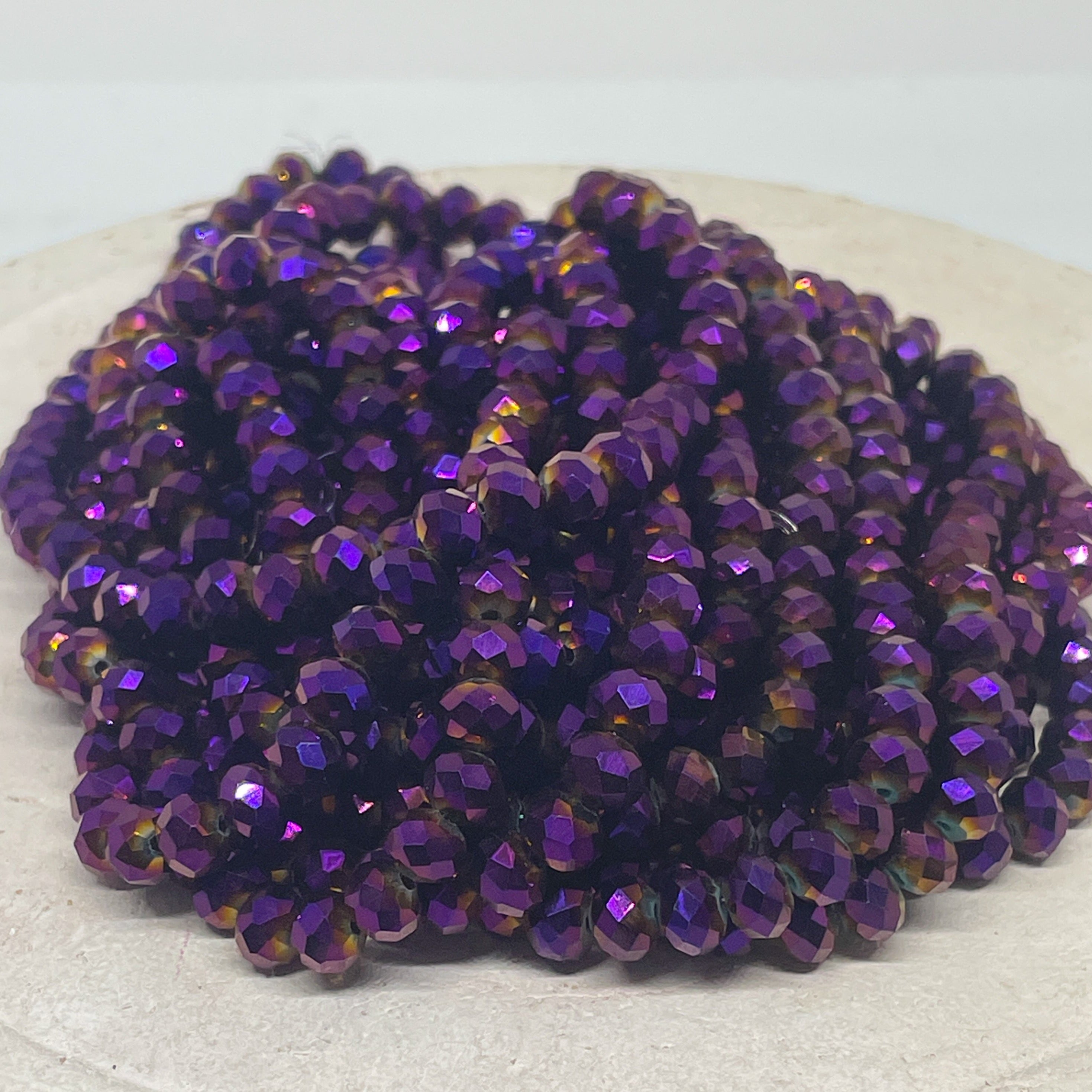 Kristallperlen 8mm Glasschliffperlen 66 St.- Lila Metallic