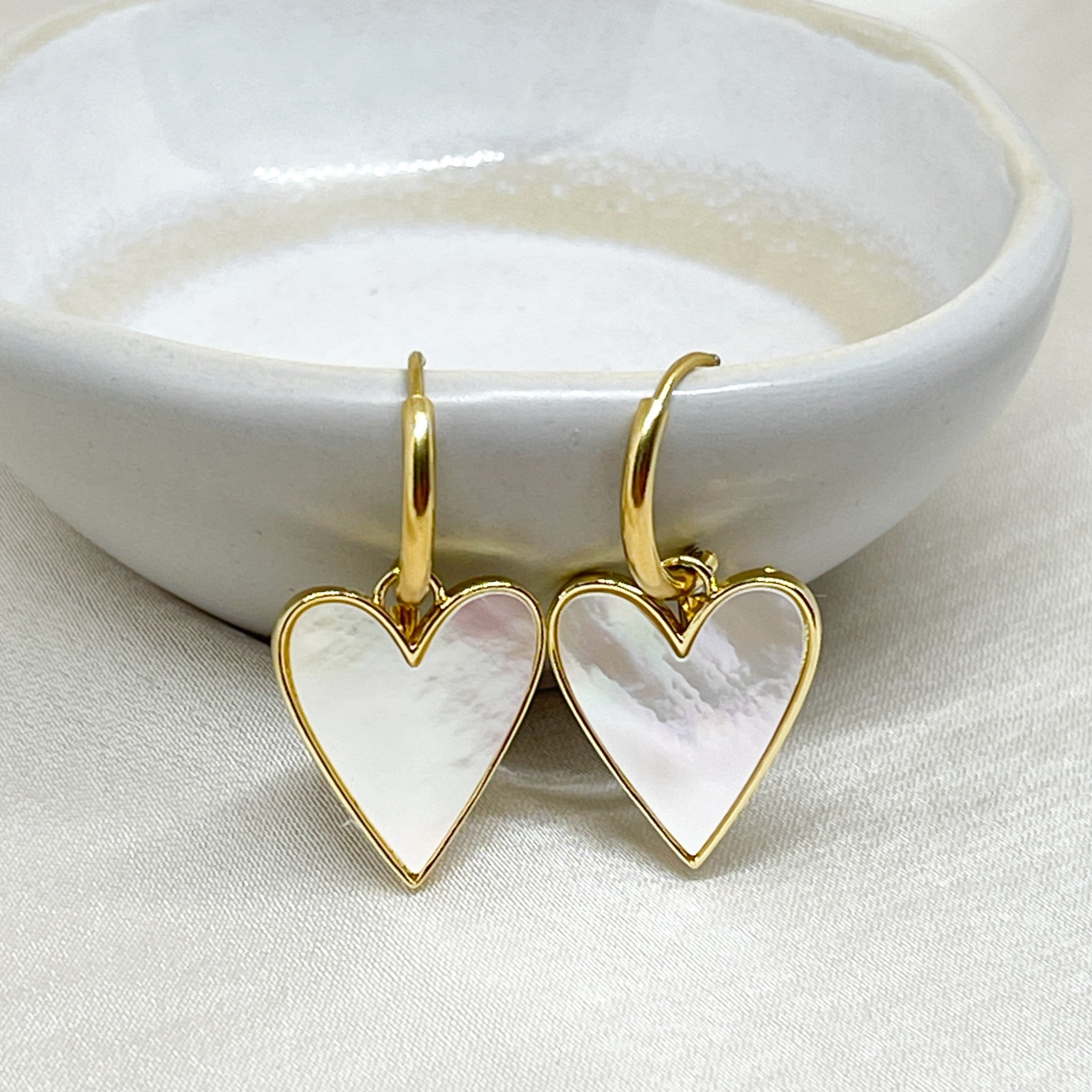 Edelstahlcreolen mit Perlmuttherz