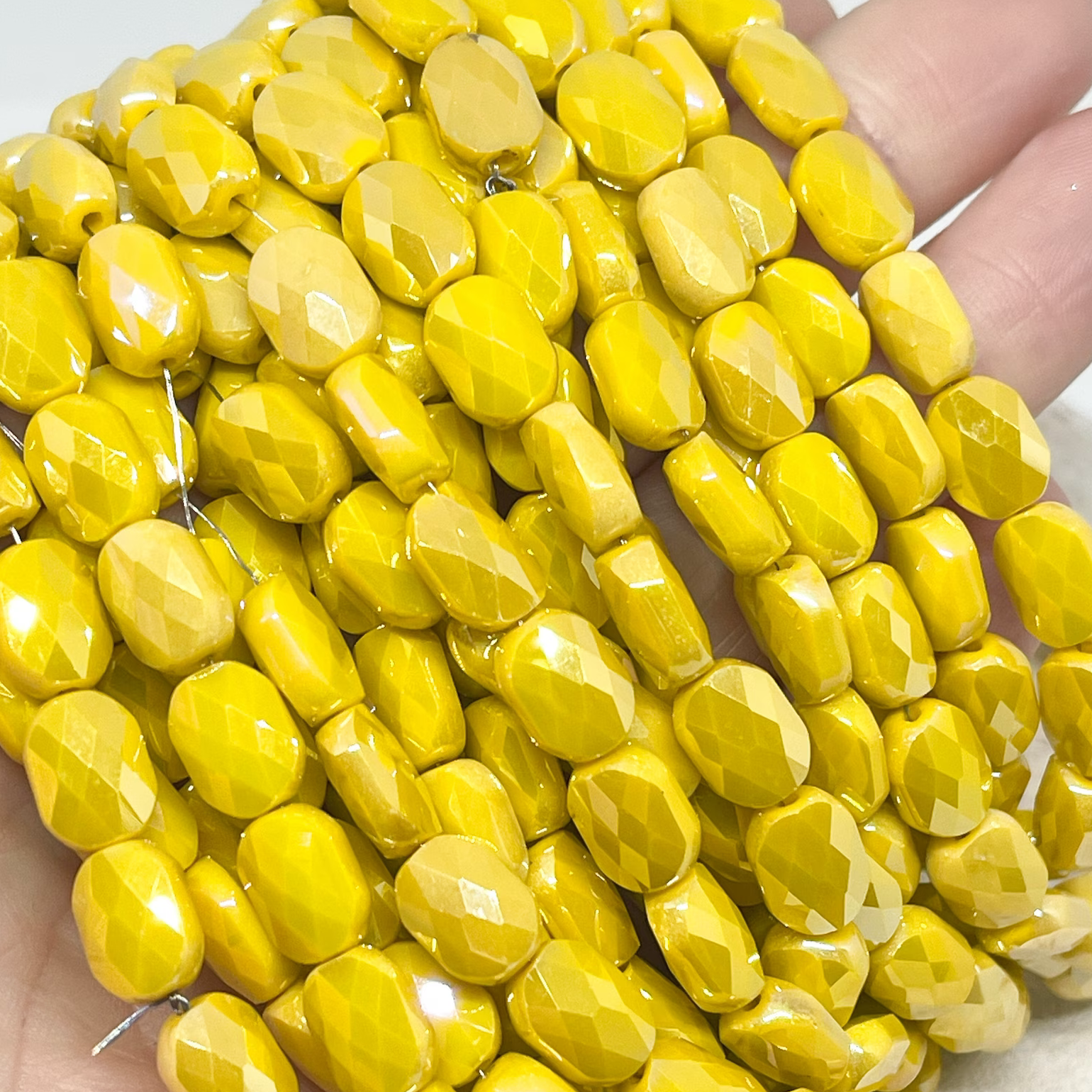 10 St. Kristallperlen Oval - Gelb