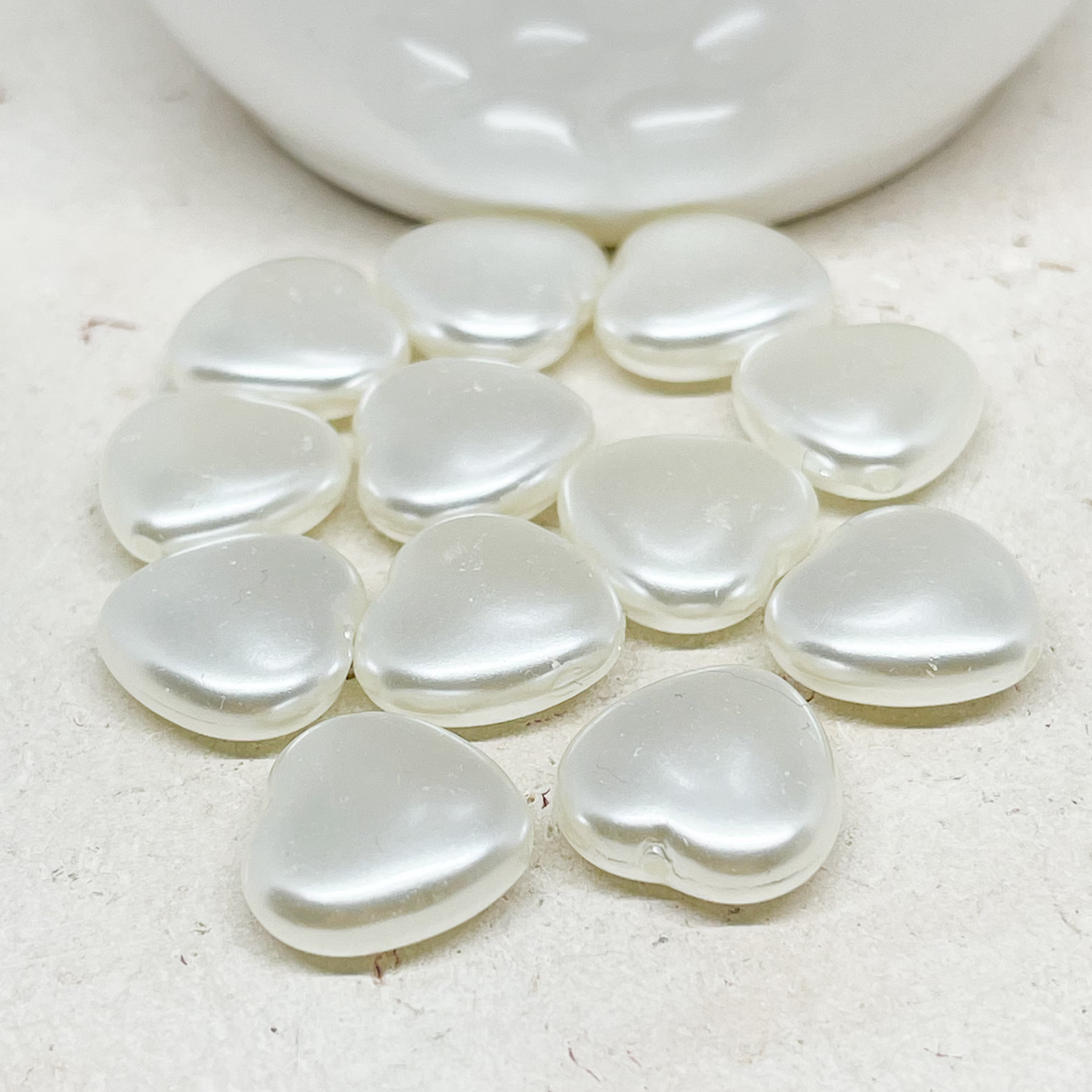 Acrylperlen Herzen 25 St. Weiß