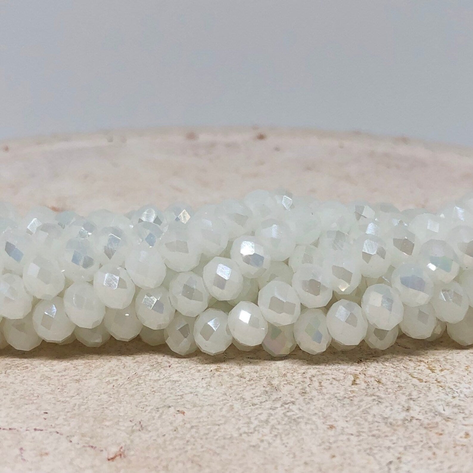 66 St. Kristallperlen 8mm Glasschliffperlen - PearlWeiß ab