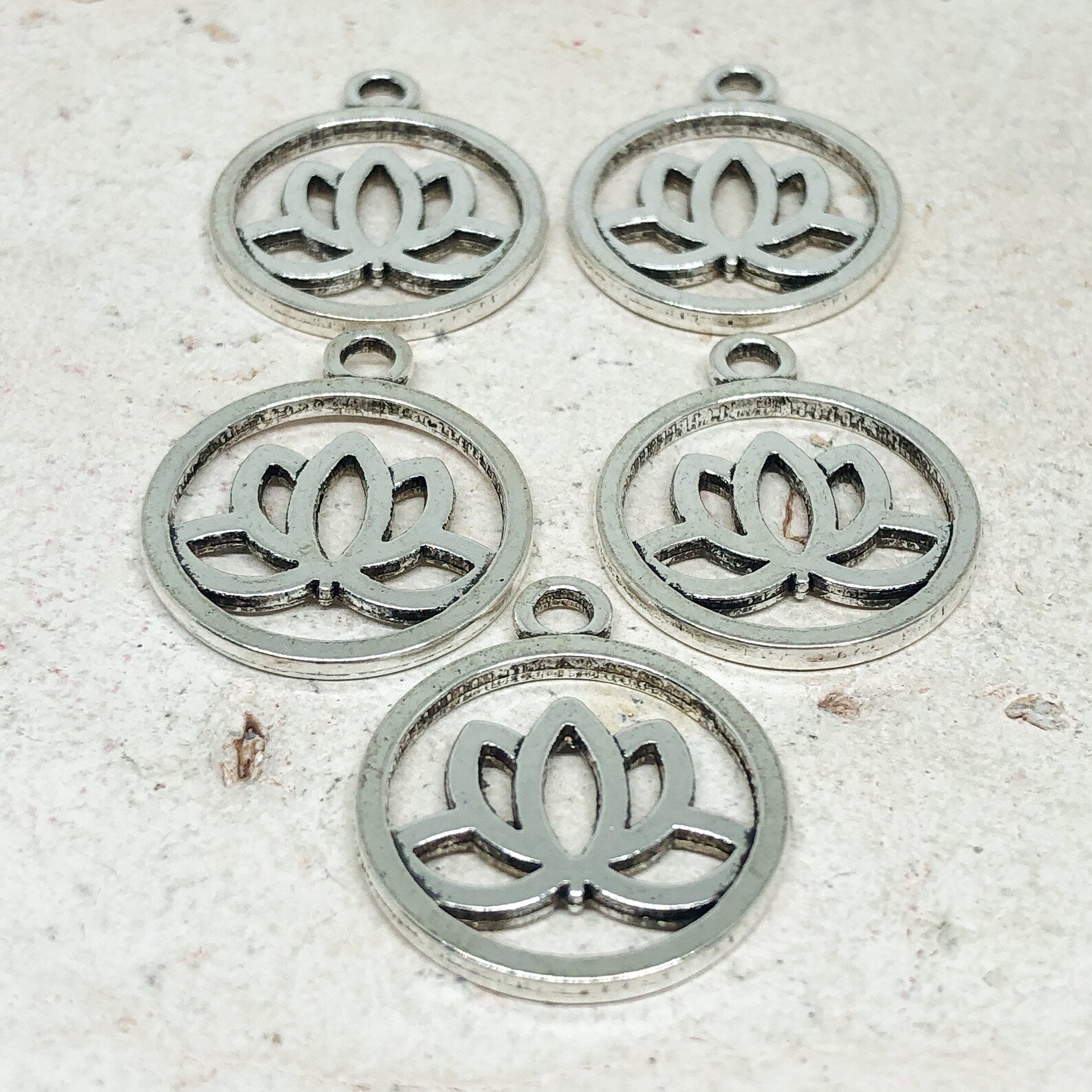 5 St. Lotusblume Anhänger Charm - Silberfarben