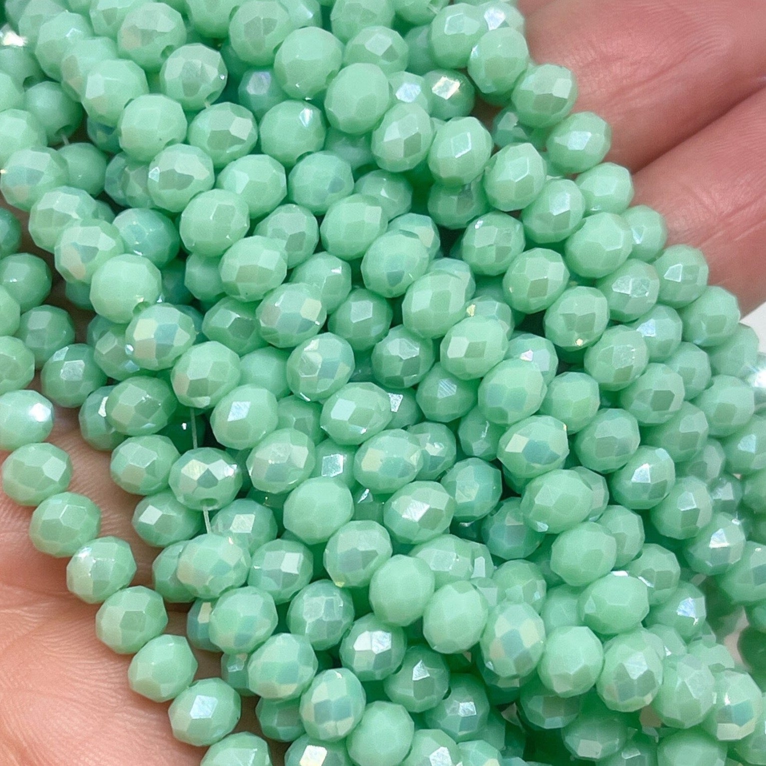 Glasschliffperlen - Mintgrün 6mm