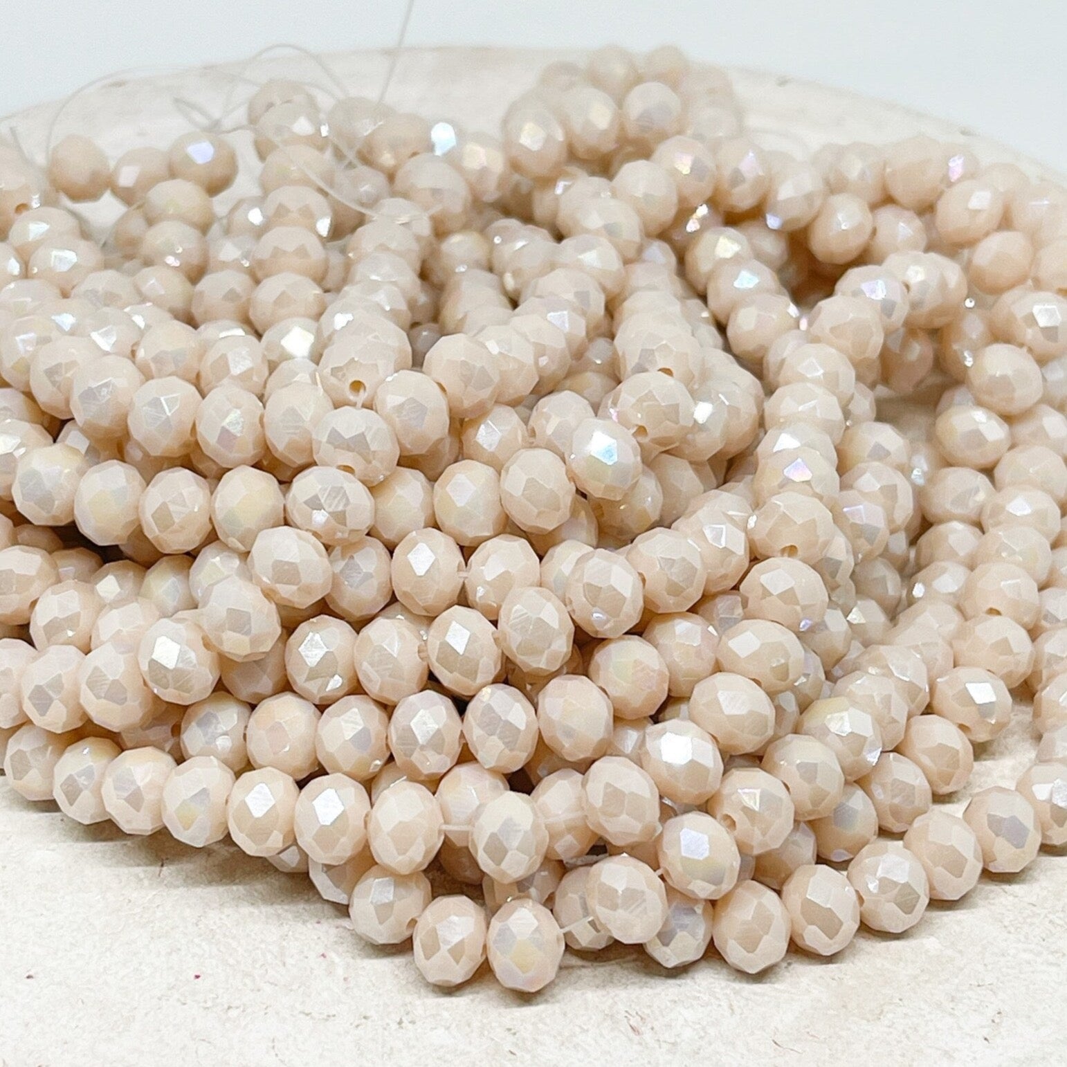 66 St. Kristallperlen 8mm Glasschliffperlen - Opak Hellbeige ab