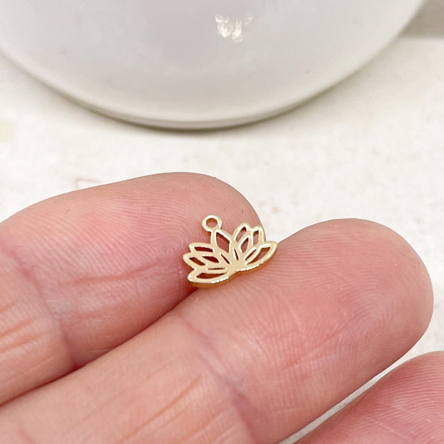 Anhänger Lotusblüte Ionenbeschichtung (IP) Edelstahl 3 St. - Goldfarben