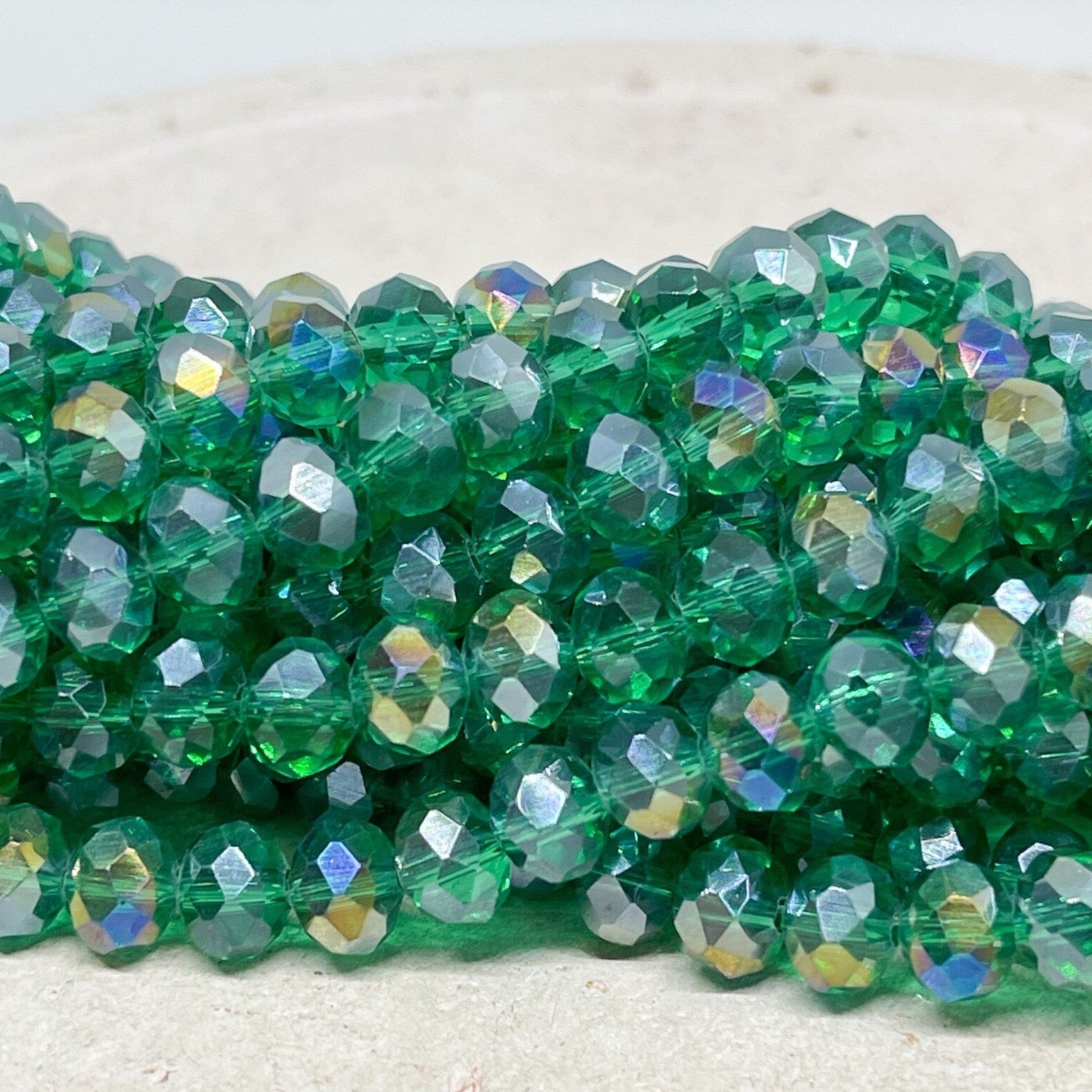 66 St. Kristallperlen 8mm Glasschliffperlen - Grün ab