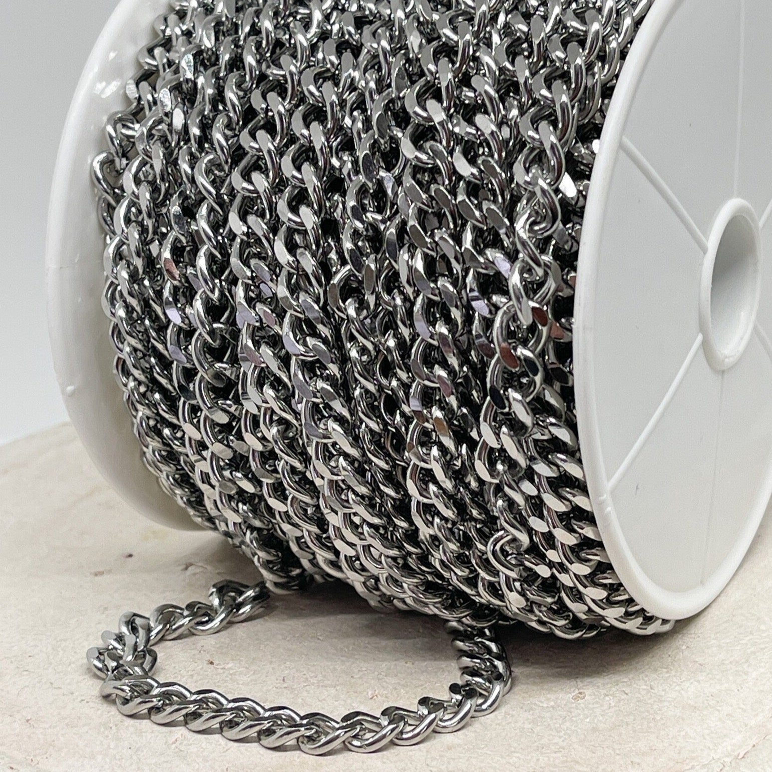 Panzerkette aus Edelstahl 10mm x 8mm x 2mm 1m