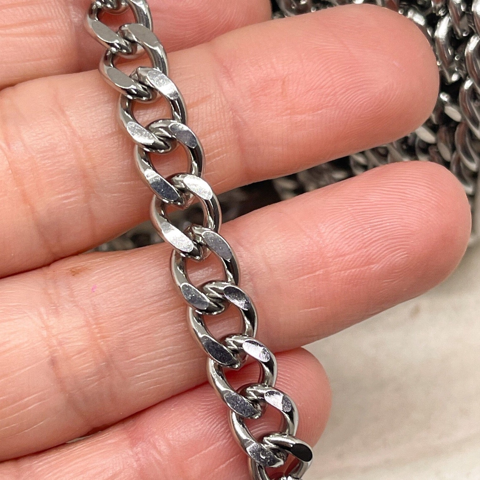 Panzerkette aus Edelstahl 10mm x 8mm x 2mm 1m