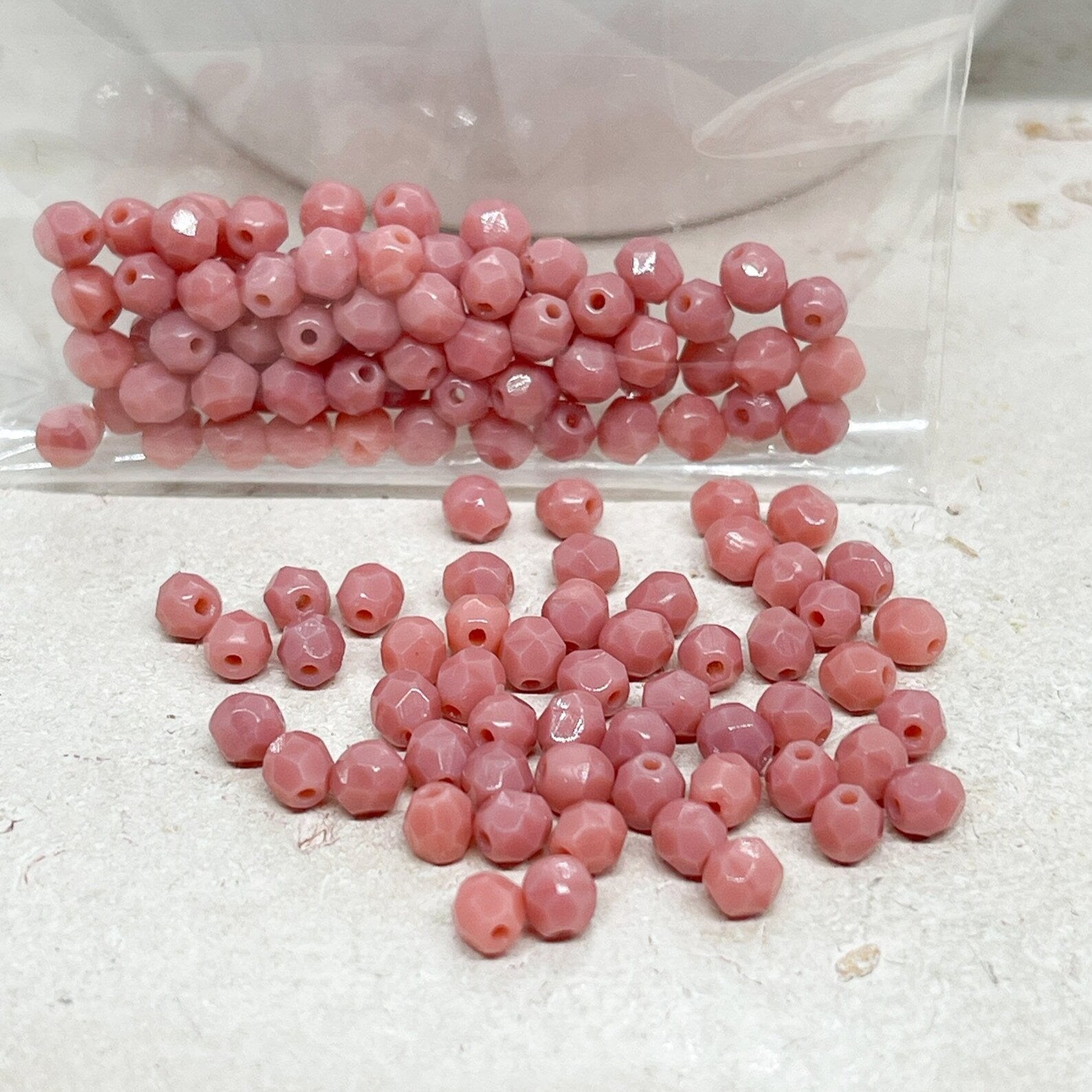 Böhmische Glasschliffperlen 4mm Carnation Pink 100 St.