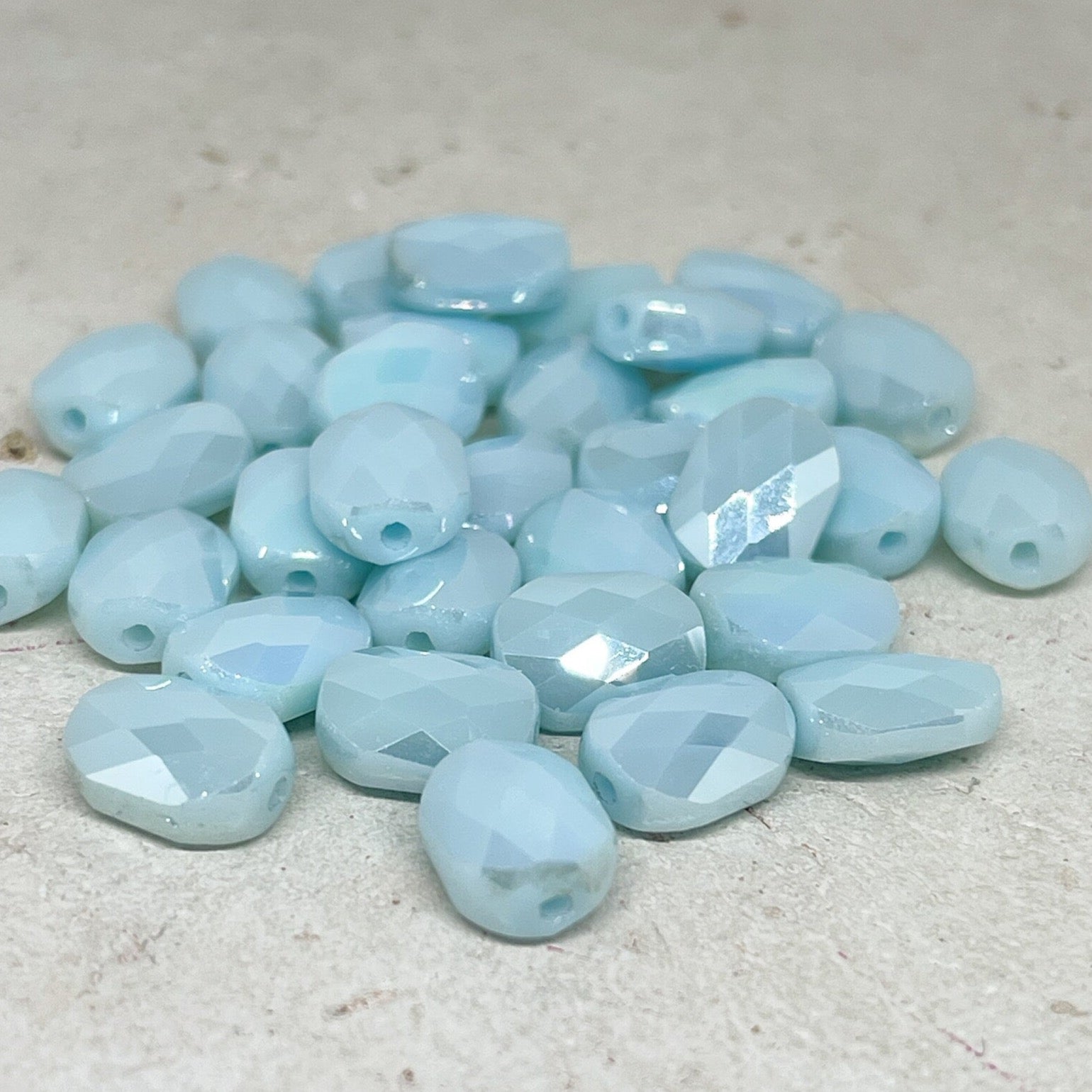 10 St. Kristallperlen Oval - Türkisblau