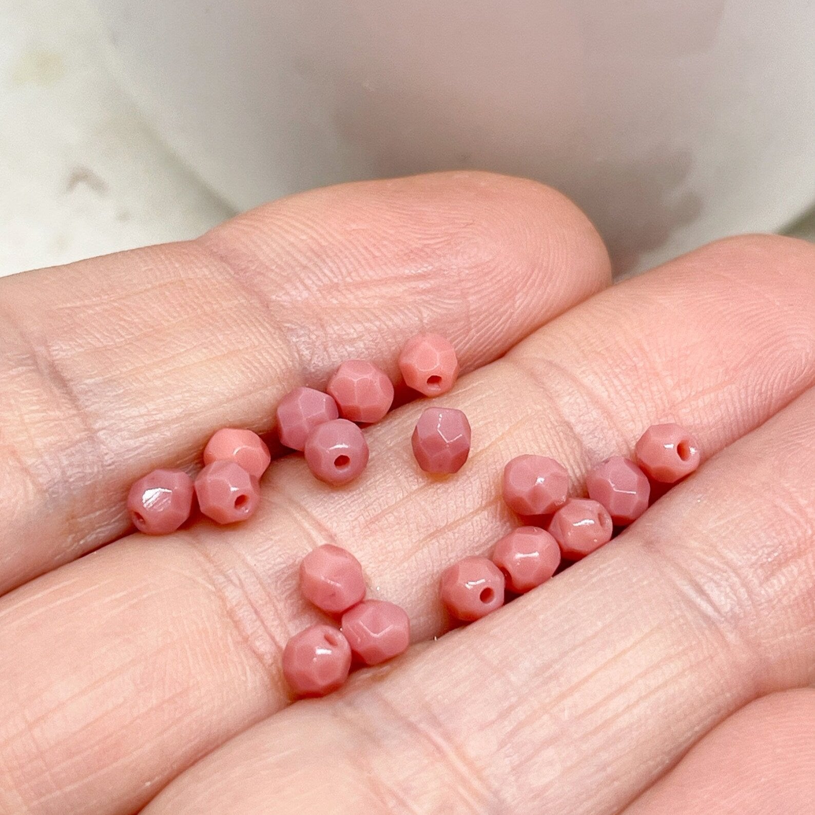 Böhmische Glasschliffperlen 4mm Carnation Pink 100 St.