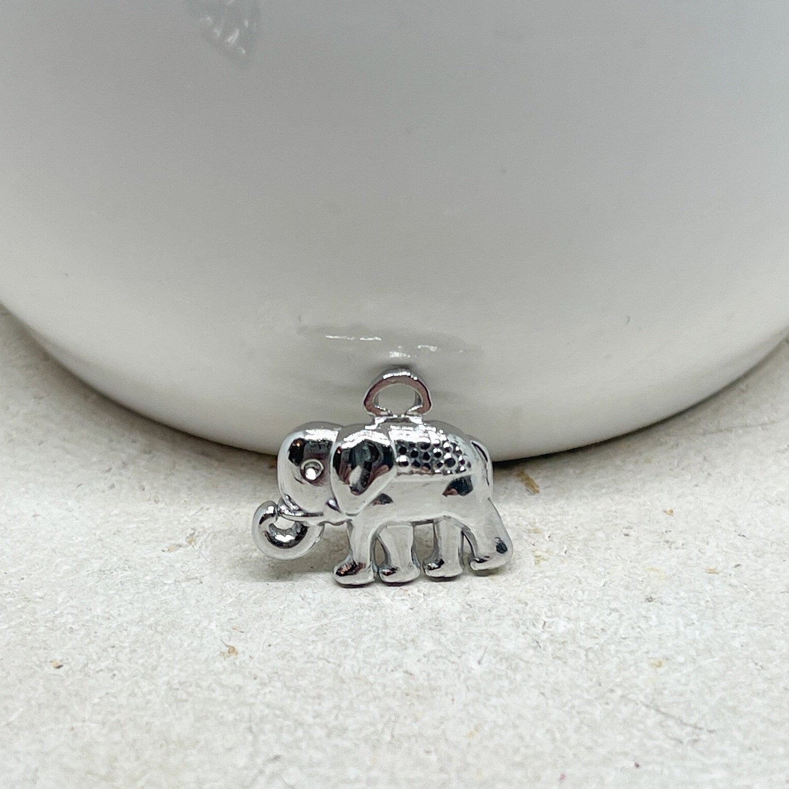 Edelstahl Anhänger Charm Elefant IP Beschichtung 2 St. - Silberfarben