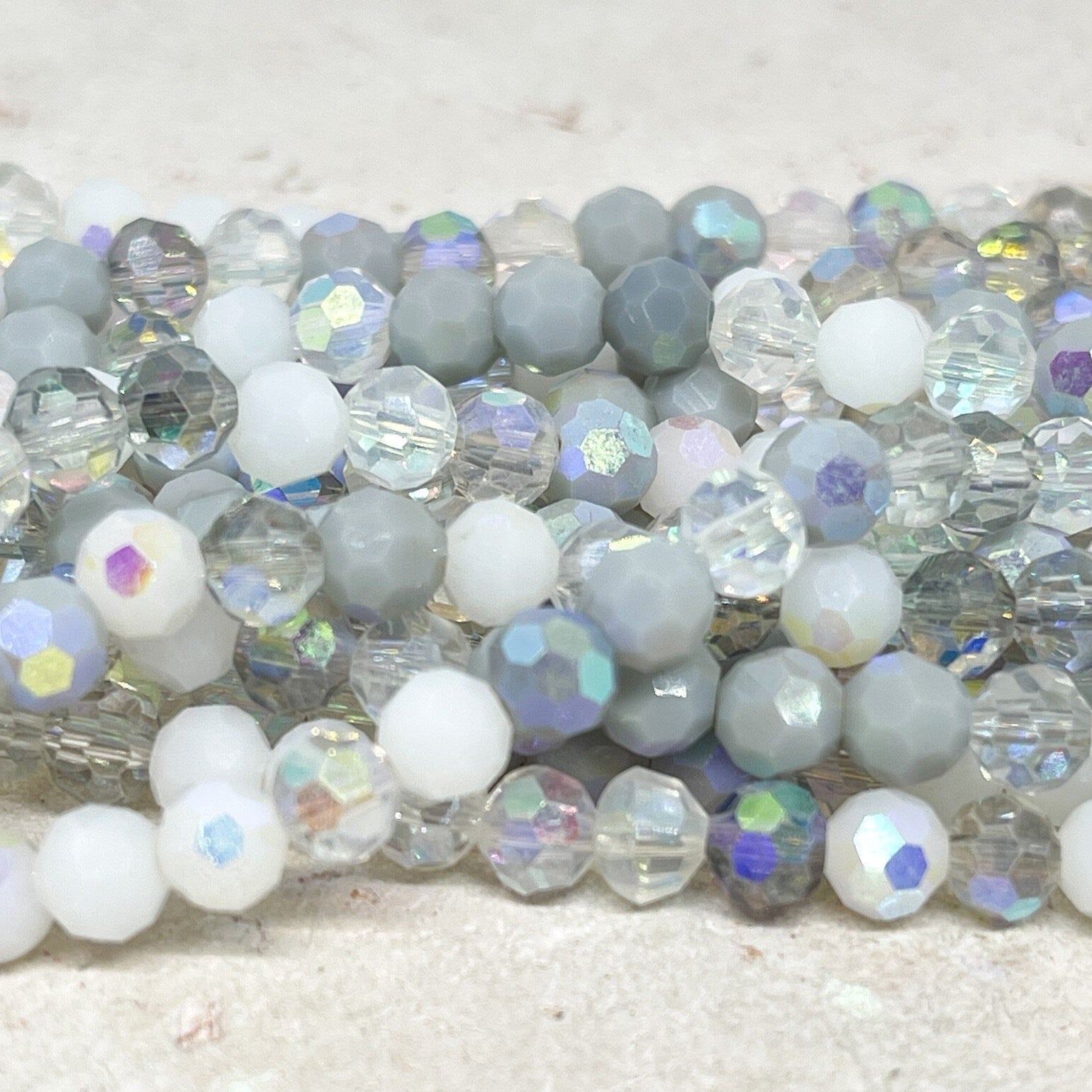 Kristallperlen 6mm Grau Weiß