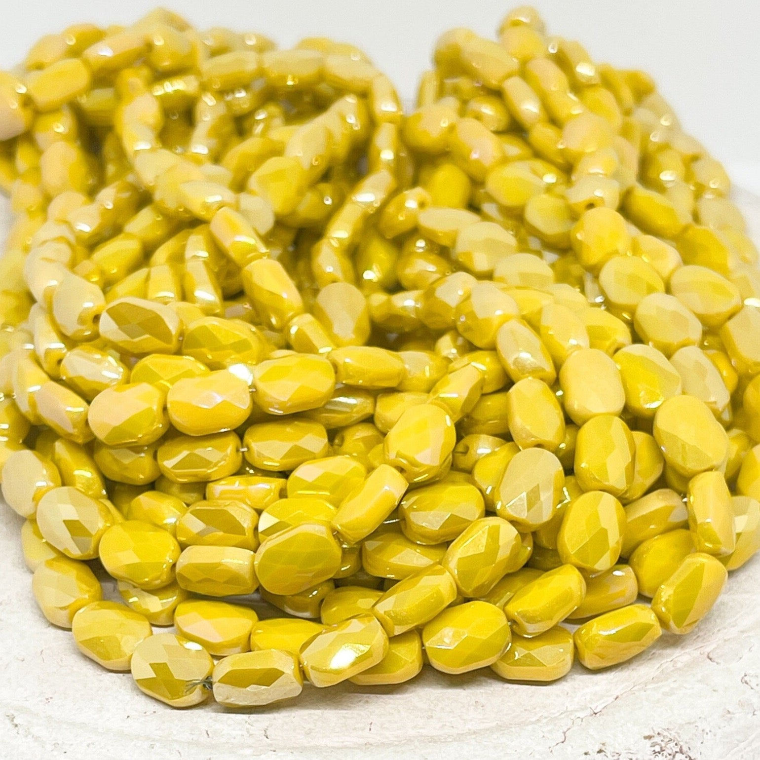 10 St. Kristallperlen Oval - Gelb