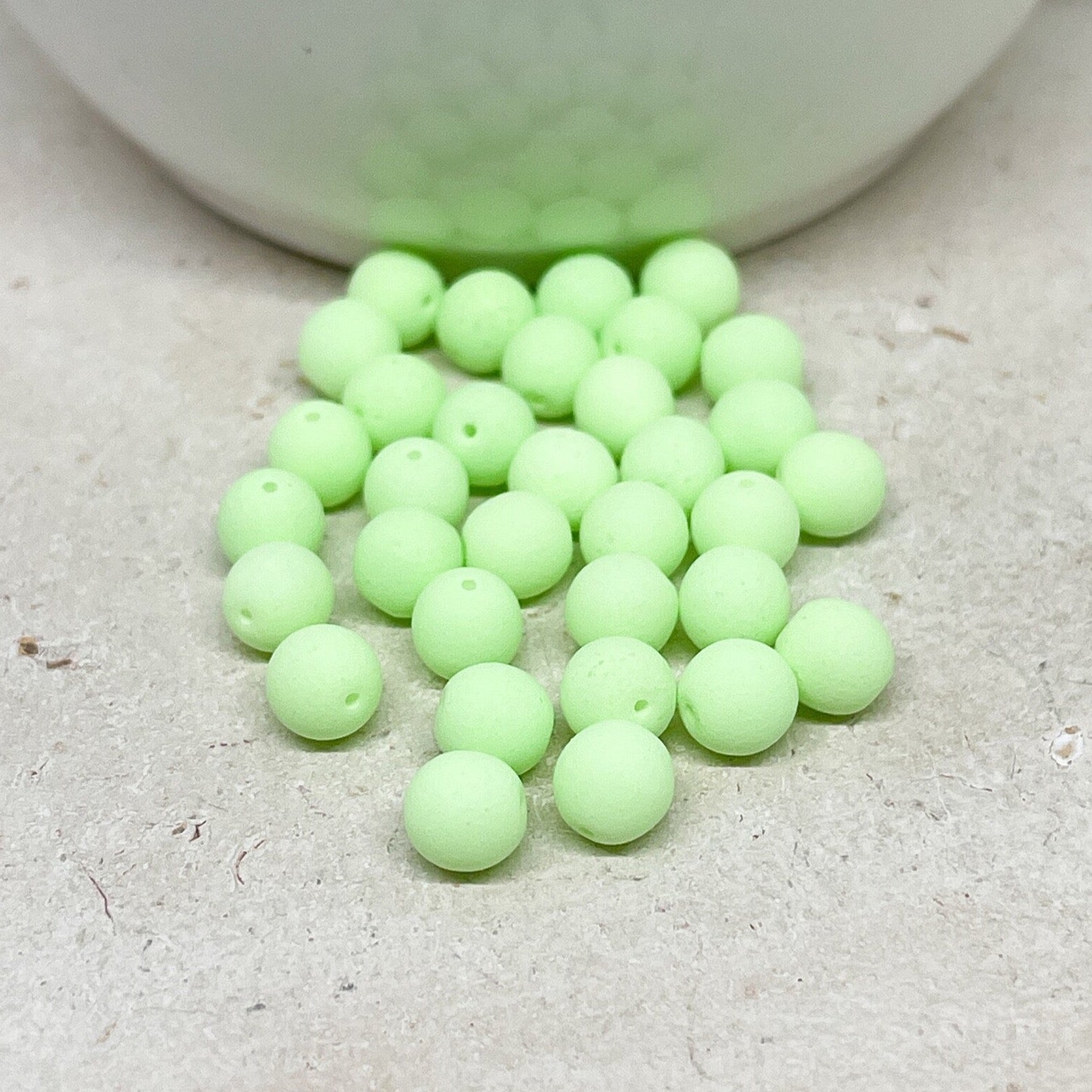 Böhmische Glasperlen 6mm Lime