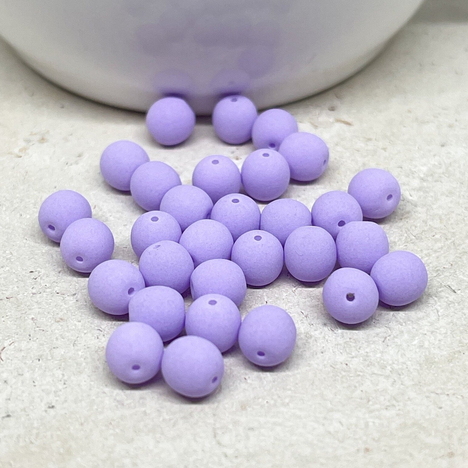 Böhmische Glasperlen in Violet