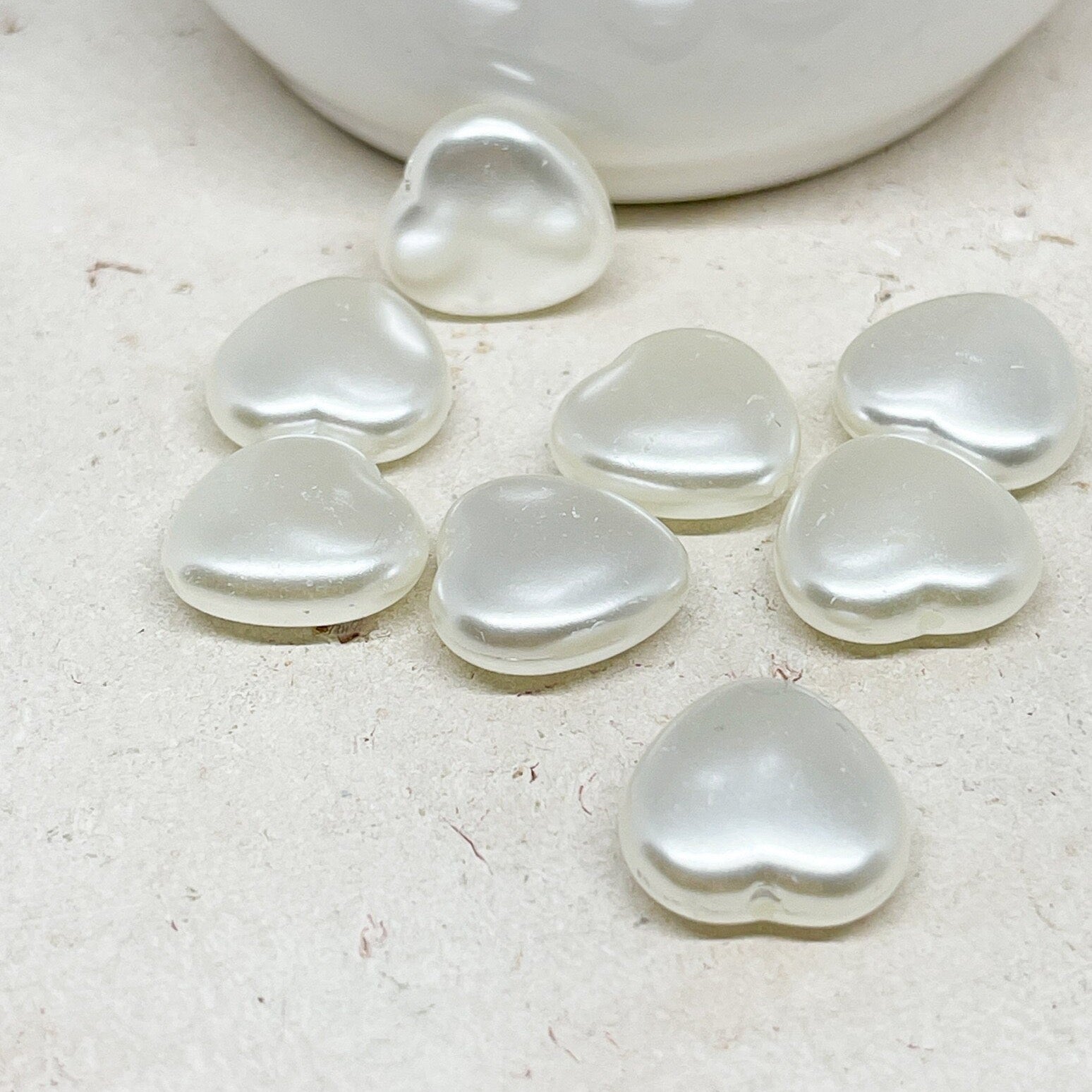 Acrylperlen Herzen 25 St. Weiß