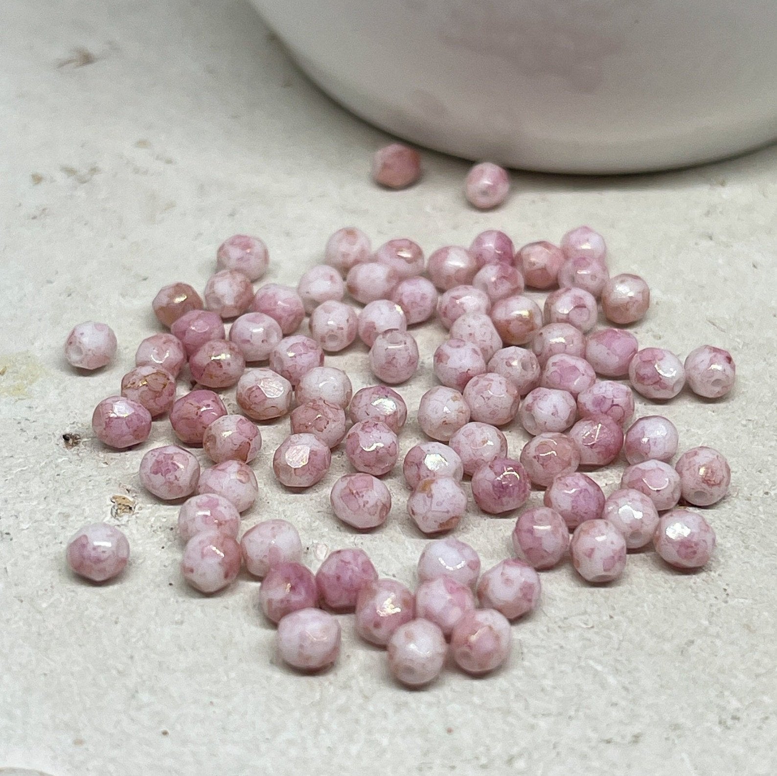 Böhmische Glasschliffperlen 4mm Luster Opaque Topaz Pink 100 St.