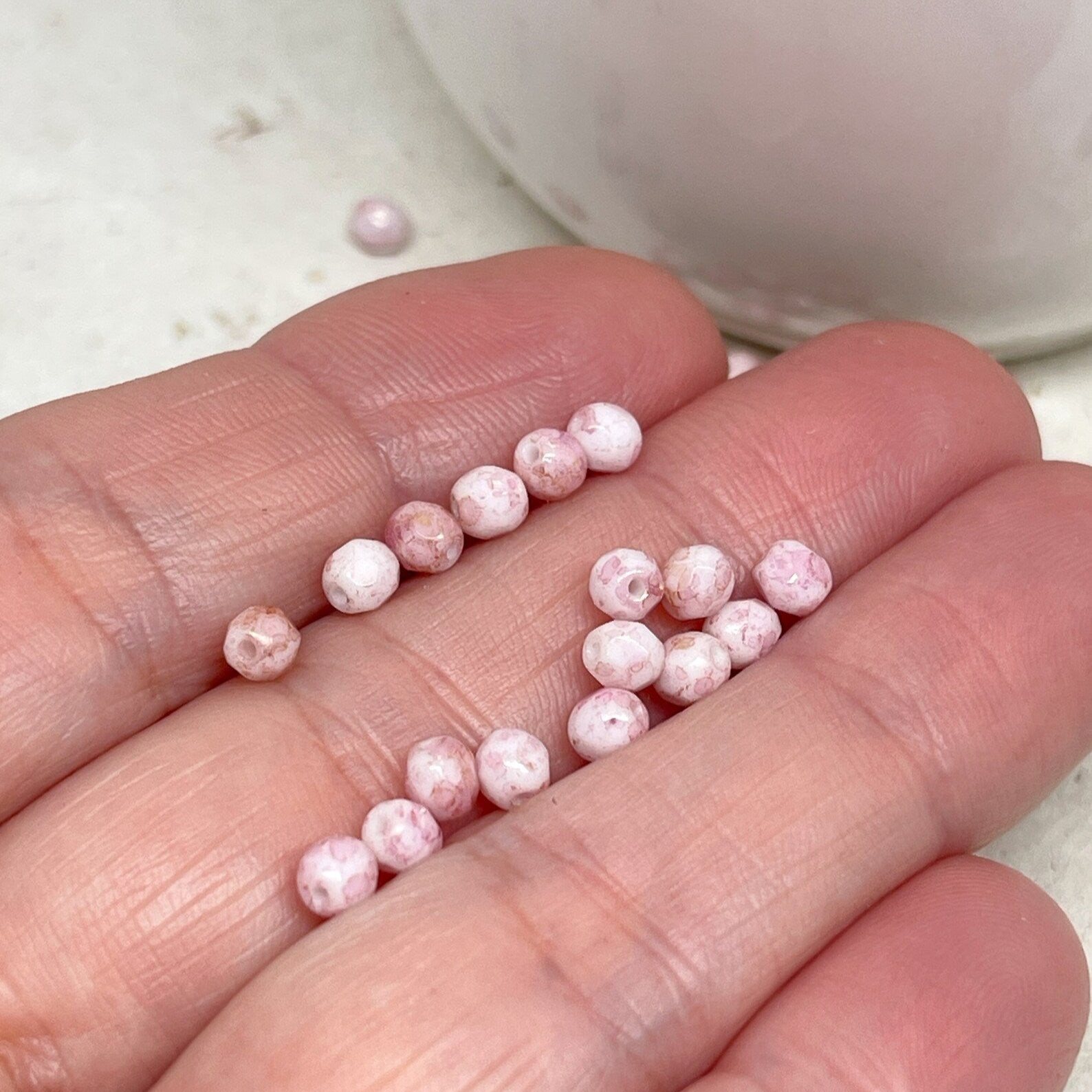 Böhmische Glasschliffperlen 4mm Luster Opaque Topaz Pink 100 St.