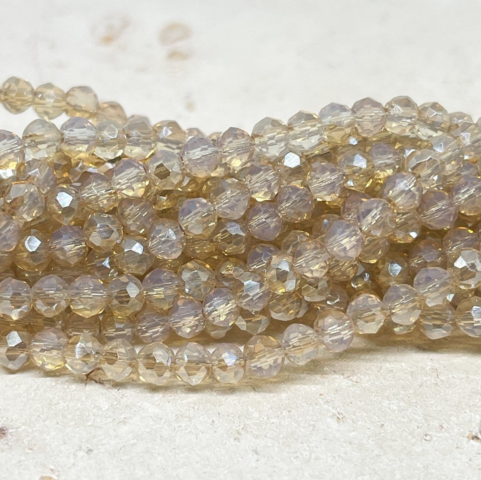 Kristallperlen 4mm Hellbeige