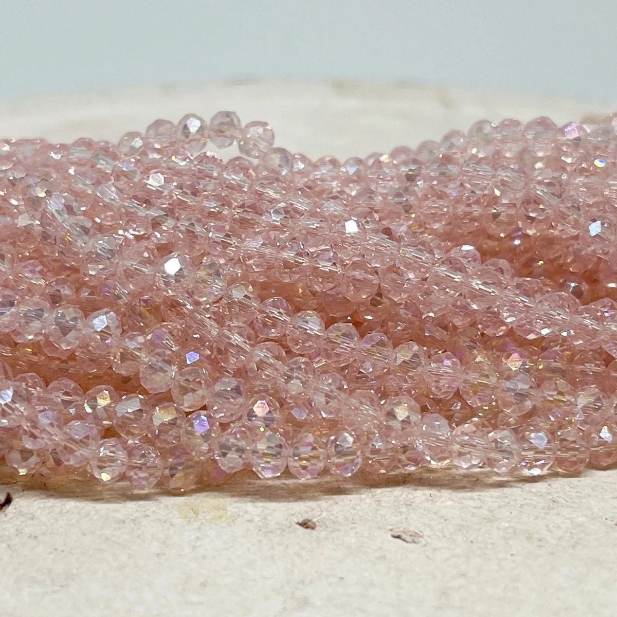 Glasschliffperlen 4mm - Hellrosa mit AB Schimmer