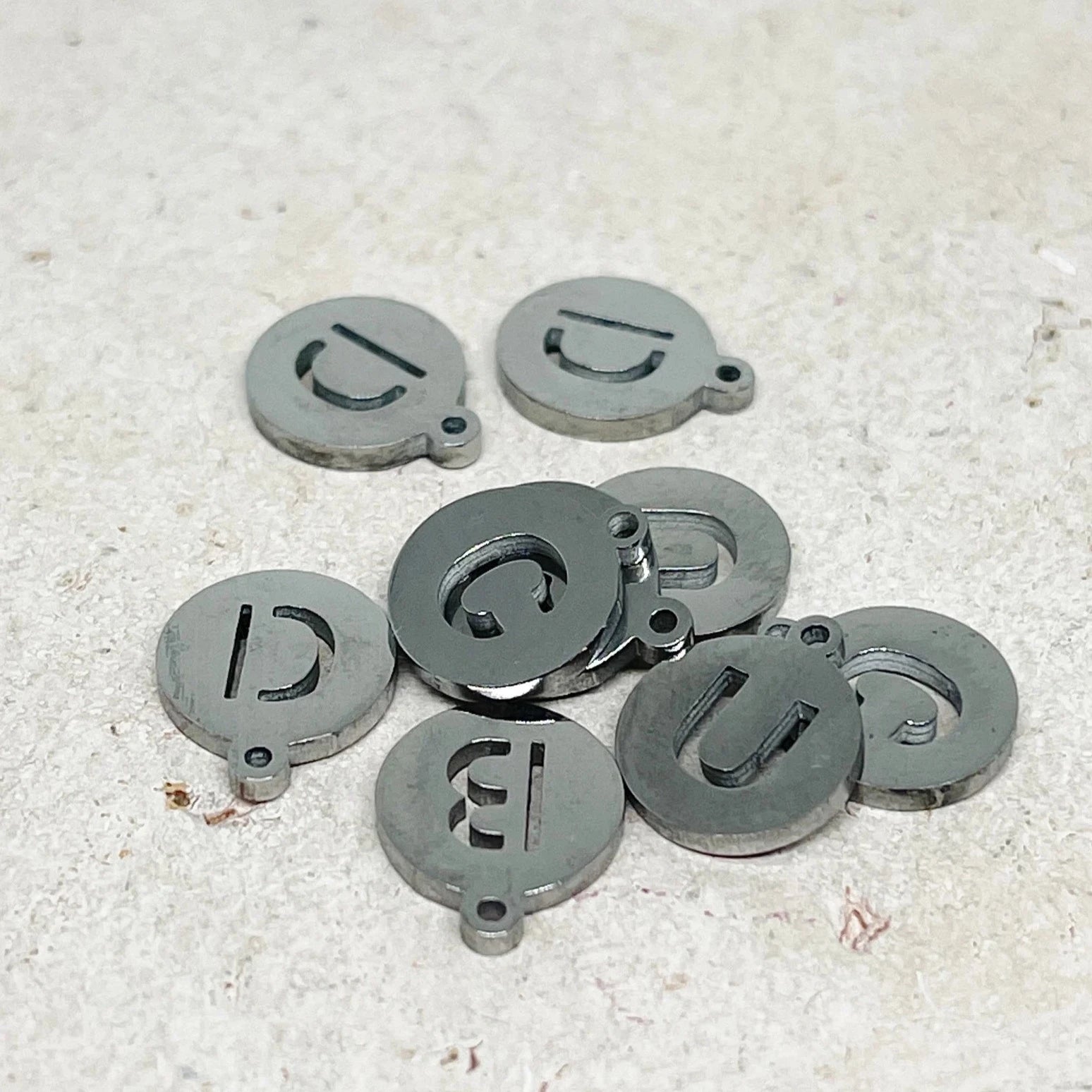 Buchstaben Anhänger