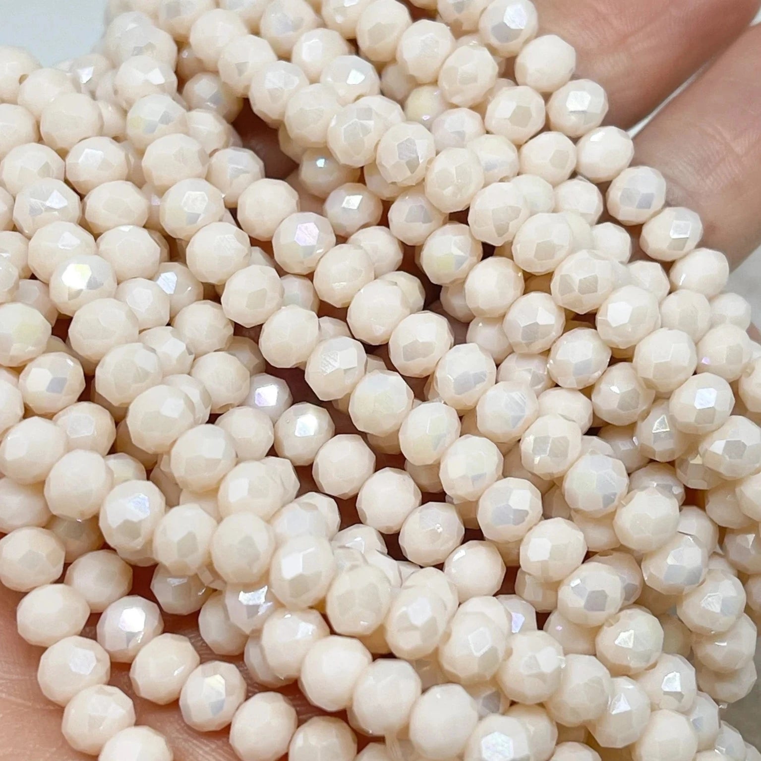 Kristallperlen 8mm, Glasschliffperlen - Opak Hellbeige ab