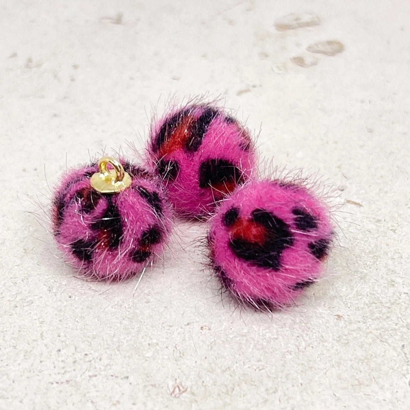 Pompom Anhänger 3 St. Öse goldfarben - Pink/Schwarz