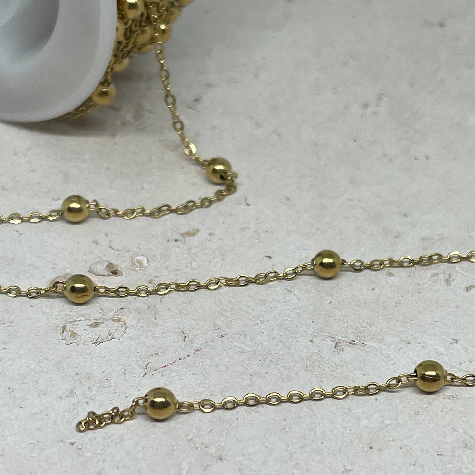 Kette mit Kugel Edelstahl Wasserfest 2mm x 1,5mm x 0,2mm Goldfarben