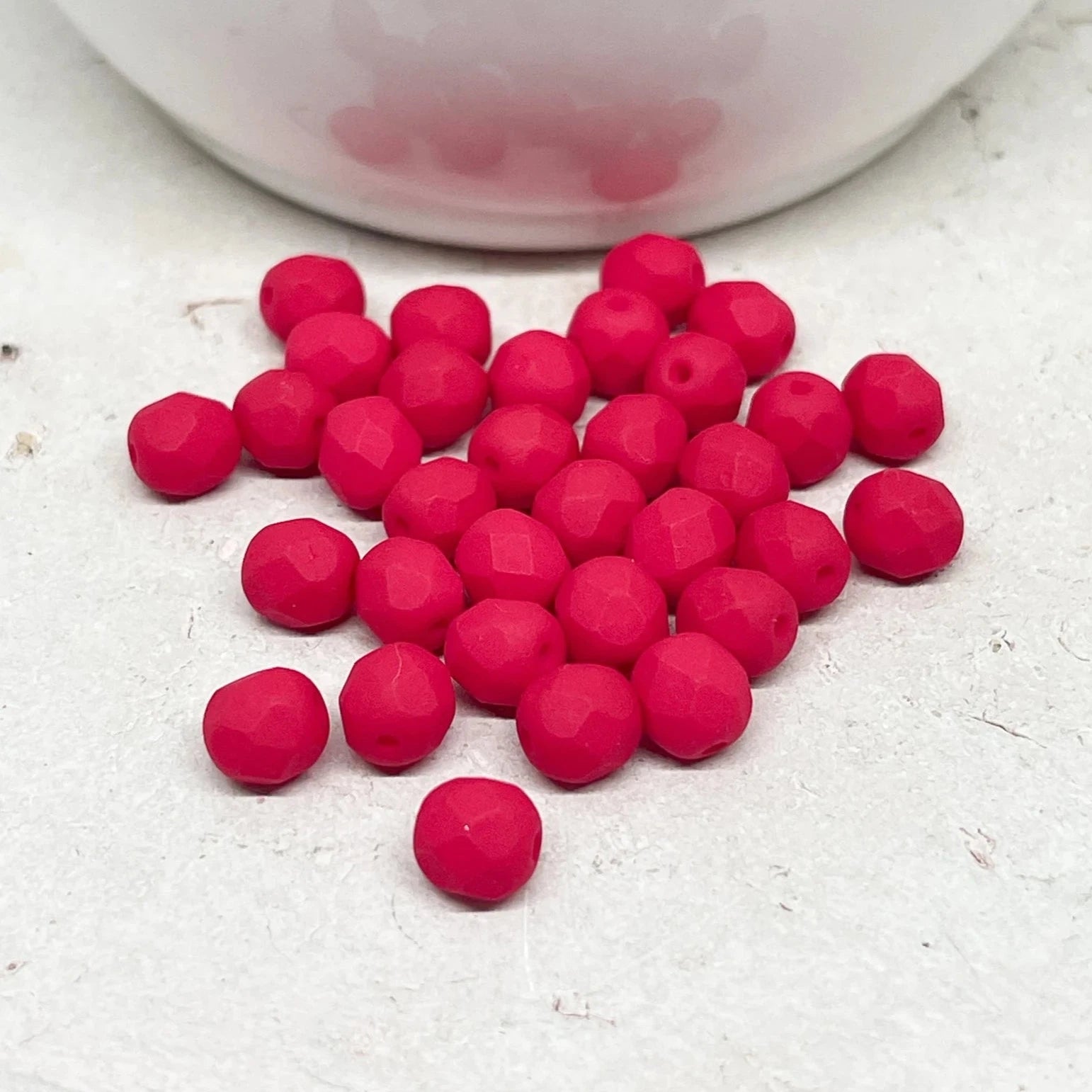 Böhmische Glasschliffperlen 50 St. 6mm Neon Rot