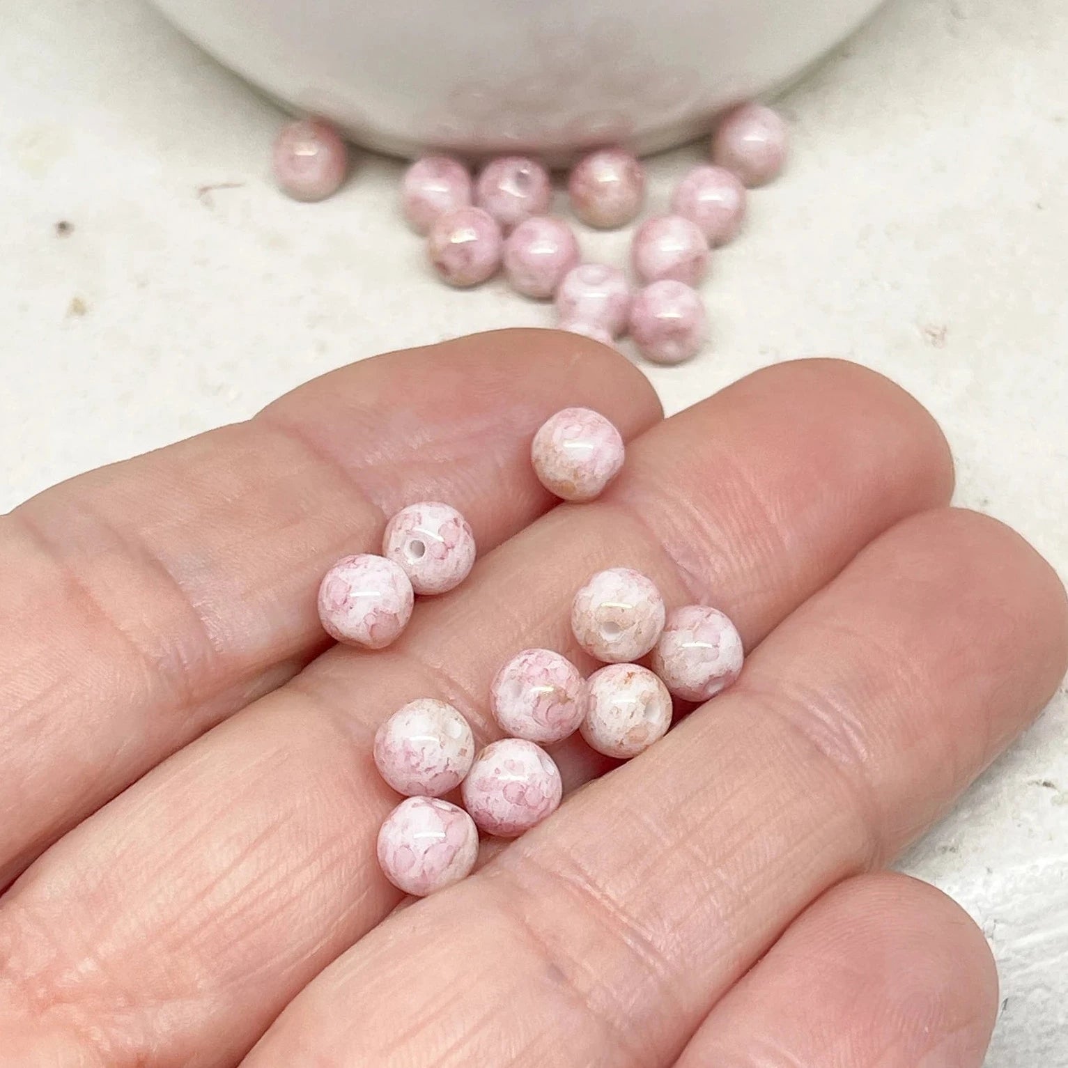 Böhmische Glasperlen 50 St. 6mm Opak Topaz Pink