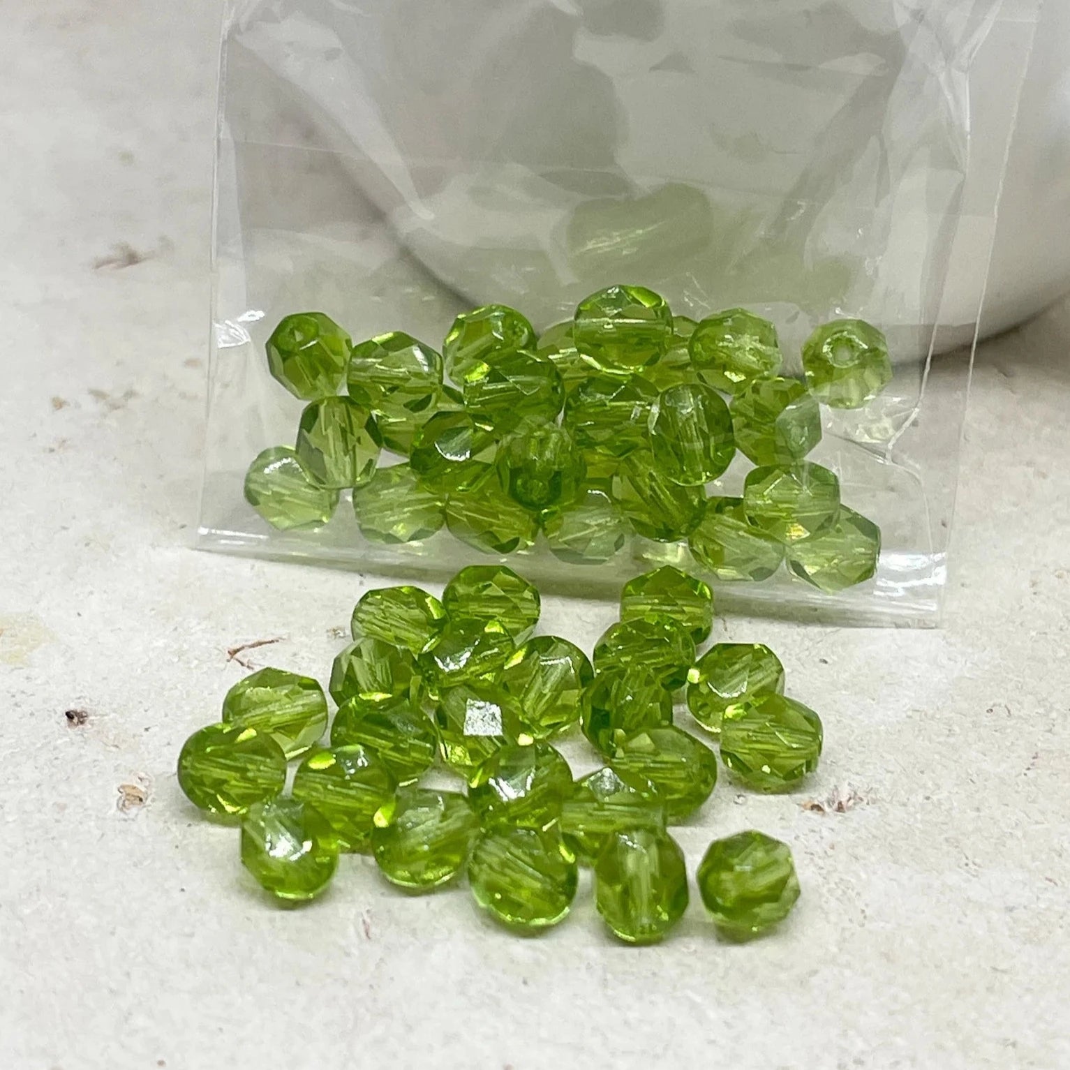 Böhmische Glasperlen 50 St. 6mm Olivgrün