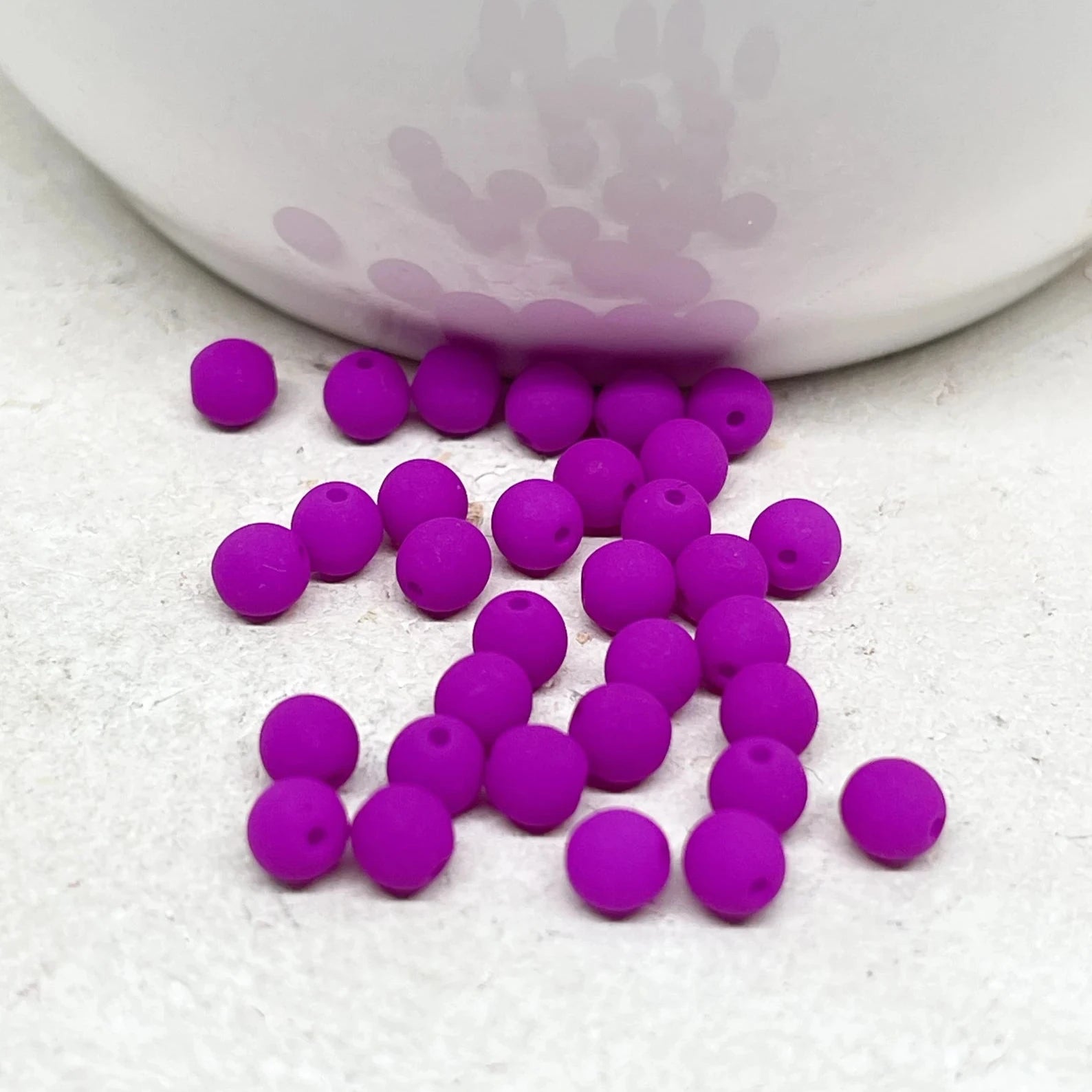 Böhmische Glasschliffperlen 4mm Neon Lila 100 St.