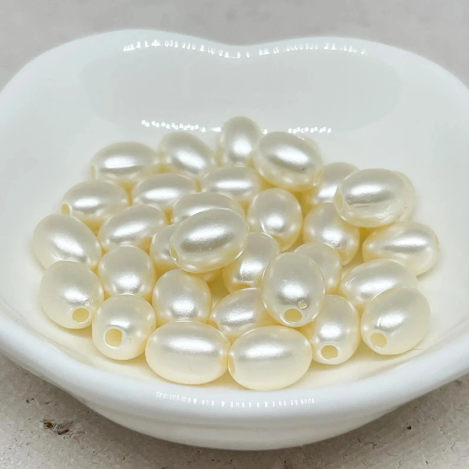 Acryl Perlen Oval Creme Weiß 25 St.