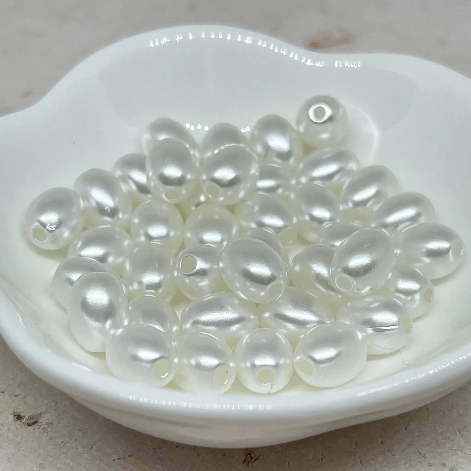 Acryl Perlen Oval Weiß 25 St.