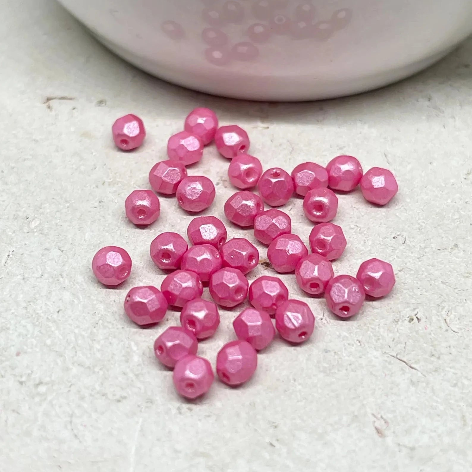 Böhmische Glasschliffperlen 4mm 100 St. Pearl Shine Pink
