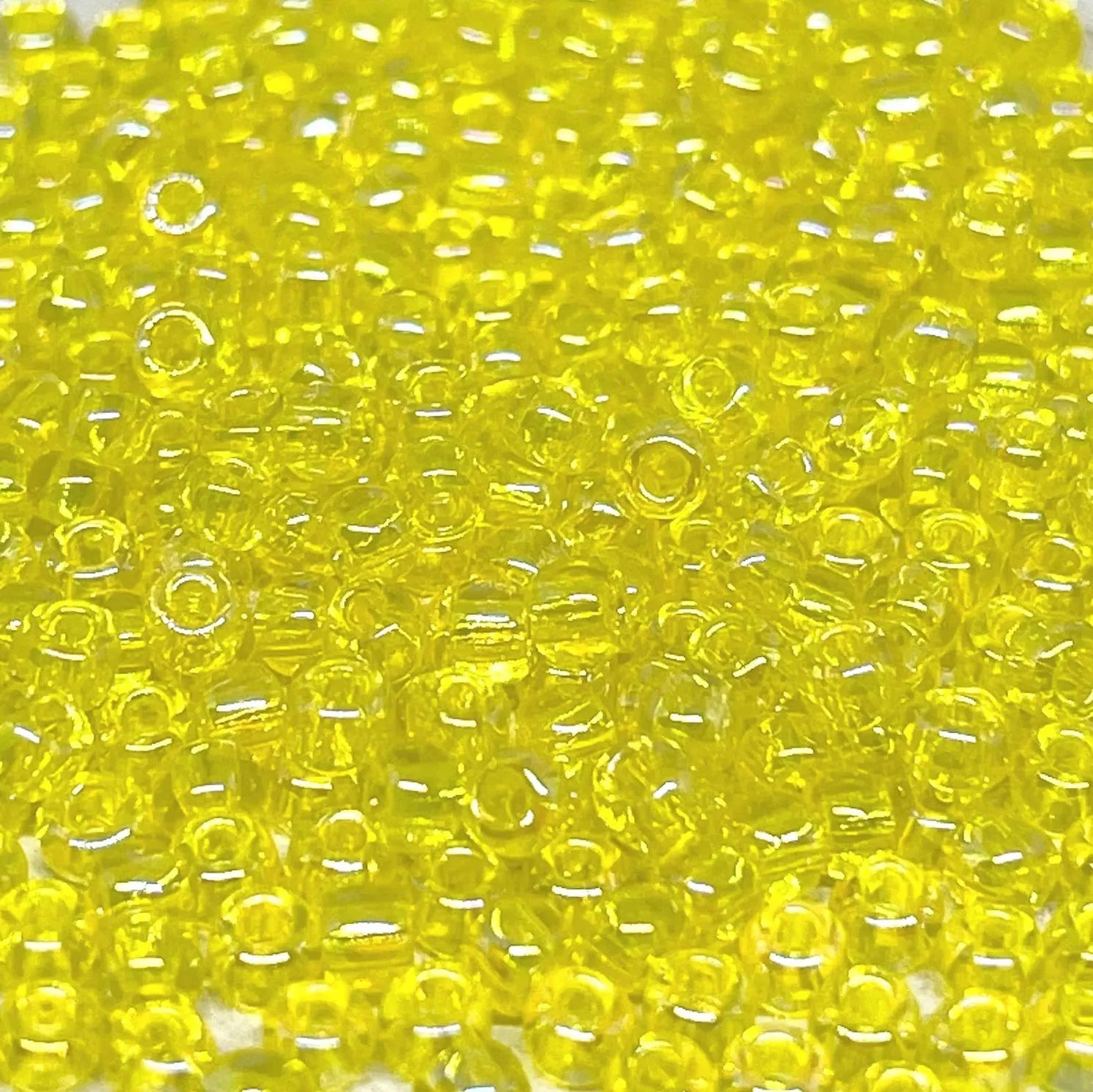 TOHO Beads Perlen Rocaille 10g Nr. 102 Wild Yellow Rose