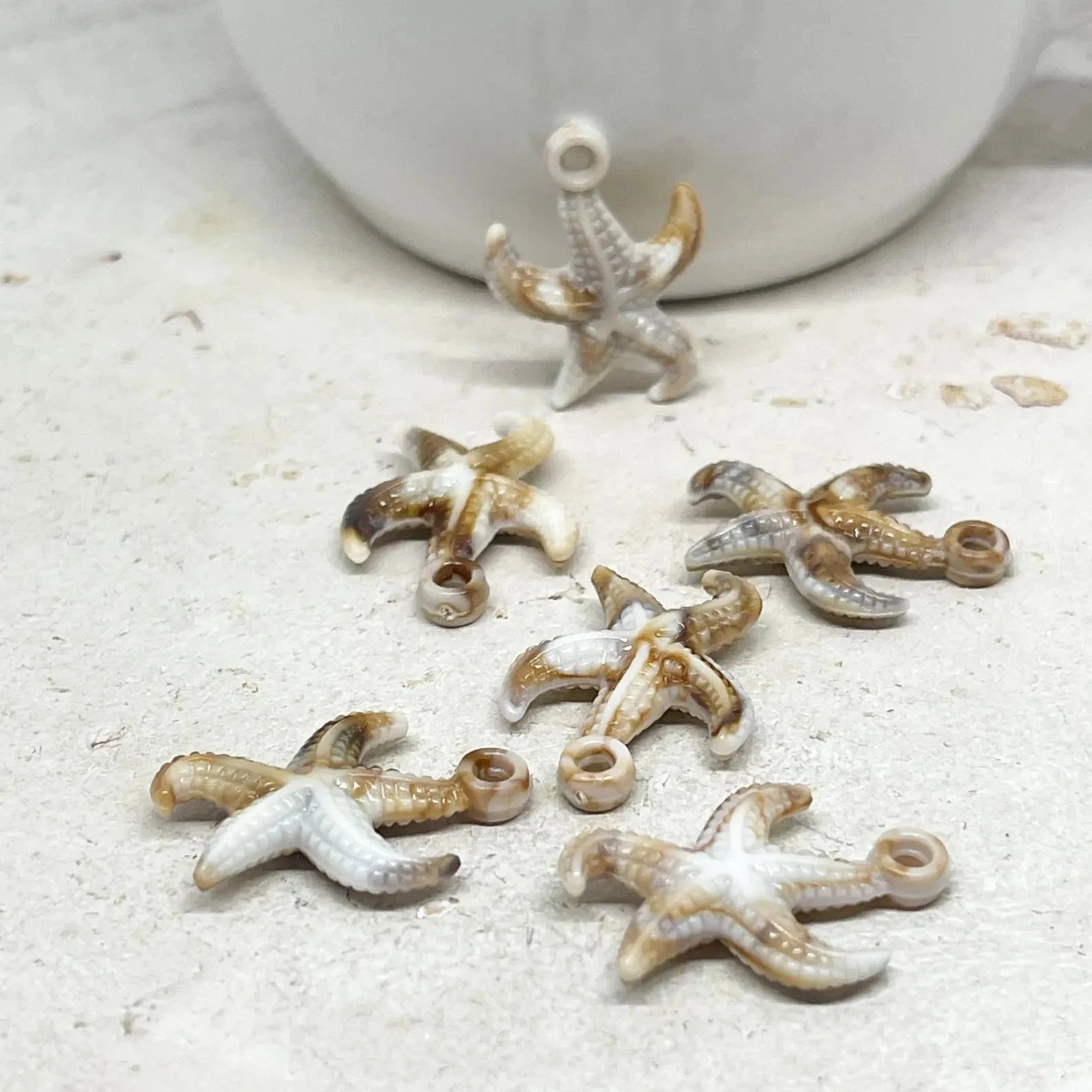 25 St. Perlen in Seesterne.