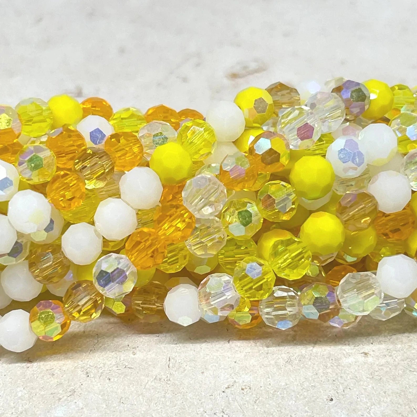 Glasperlen 6mm - Gelb, Weiß, Beige mit Schimmer