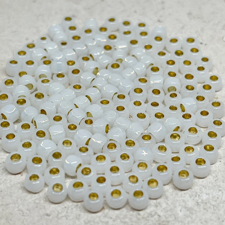 TOHO Perlen Rocaille 6/0 4mm 10 Gramm Milky White