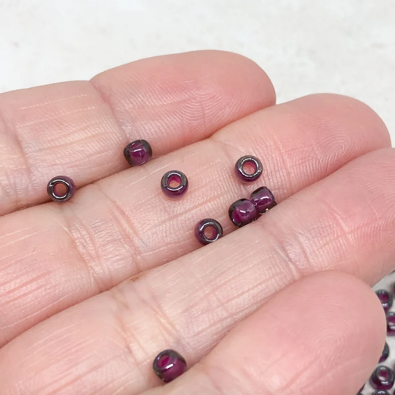 TOHO Perlen Rocaille 10 Gramm Lila Nr. 1076