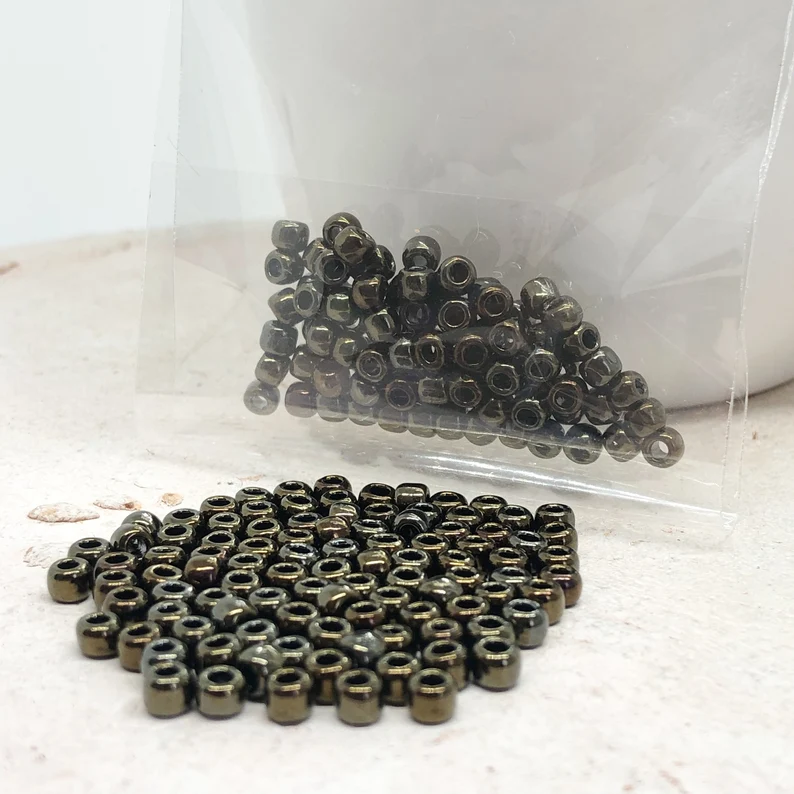 TOHO Perlen Rocaille 10 Gramm Nr. 83