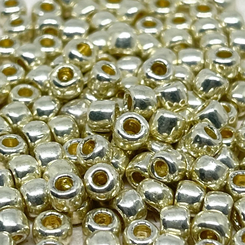 TOHO Perlen Seed Beads 10 Gramm Nr. PF 558