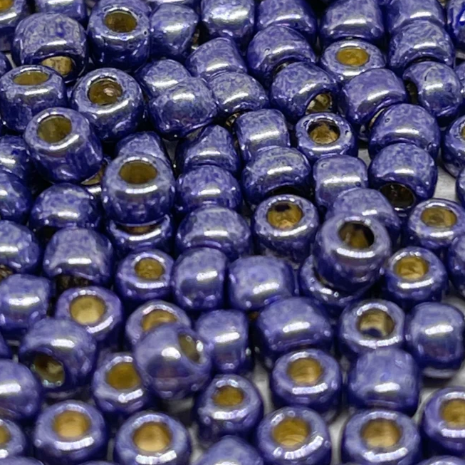 TOHO Perlen Rocaille 6/0 4mm Toho Lila Nr. 567PF