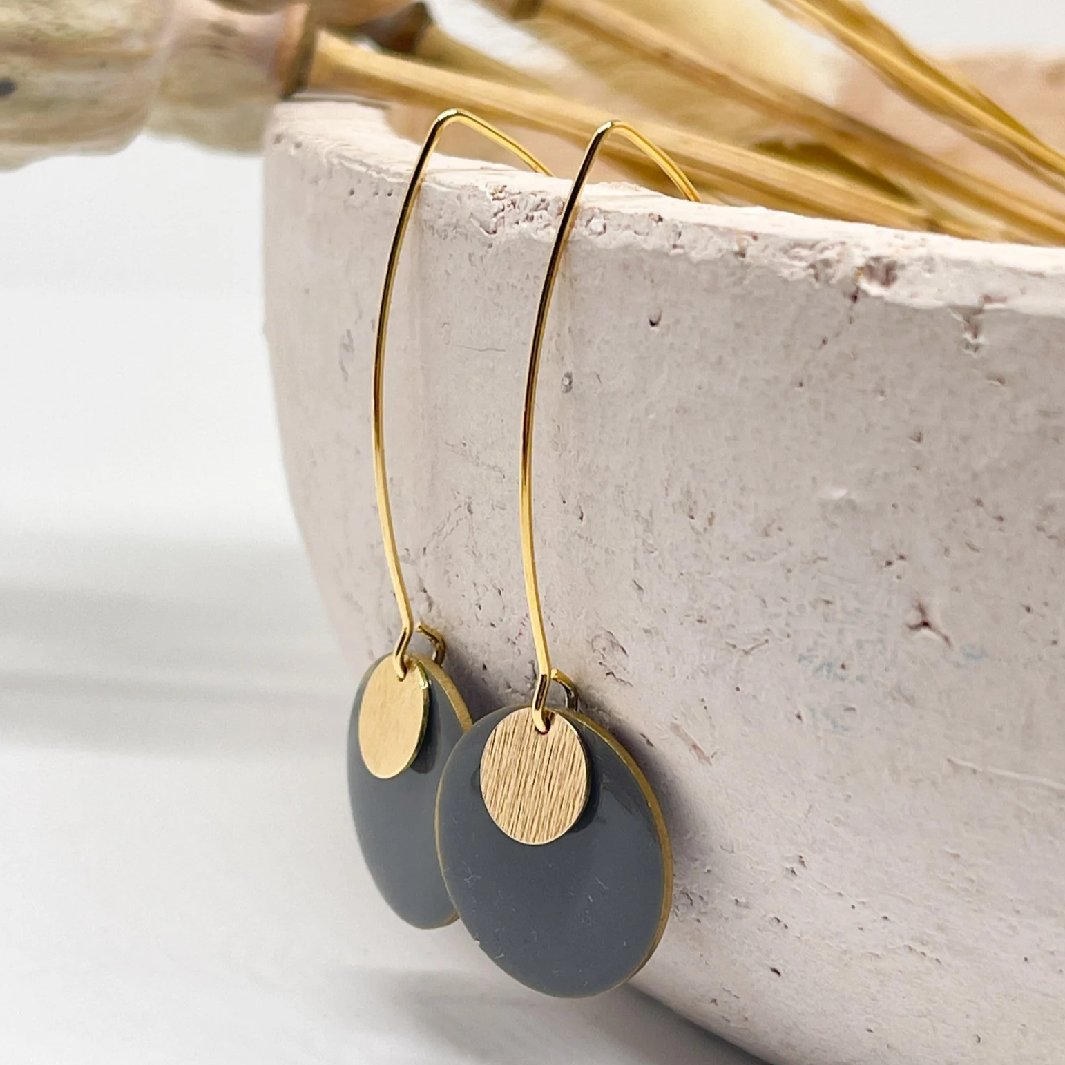 Ohrringe mit Emailleplättchen