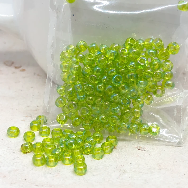 TOHO Perlen Rocaille 6/0 4mm 10 Gramm Lime Green Nr. 164