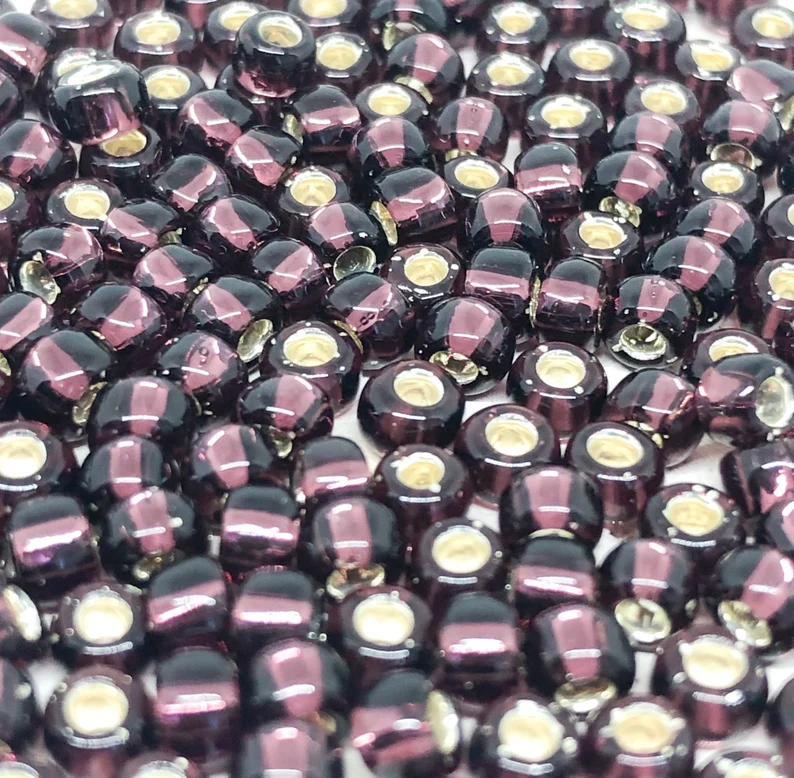 TOHO Perlen Rocaille 6/0 4mm 10 Gramm Lila Nr. 26C