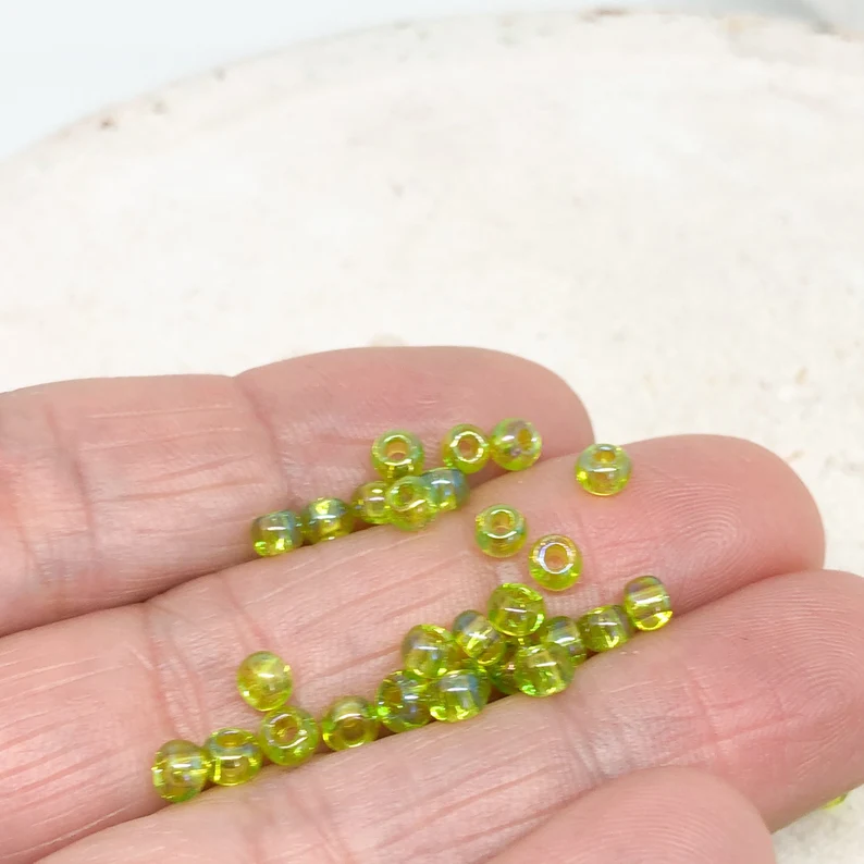 TOHO Perlen Rocaille 6/0 4mm 10 Gramm Lime Green Nr. 164