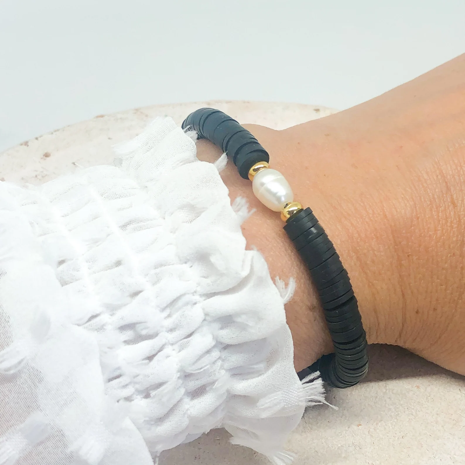 Armband mit Heishi Perlen schwarz